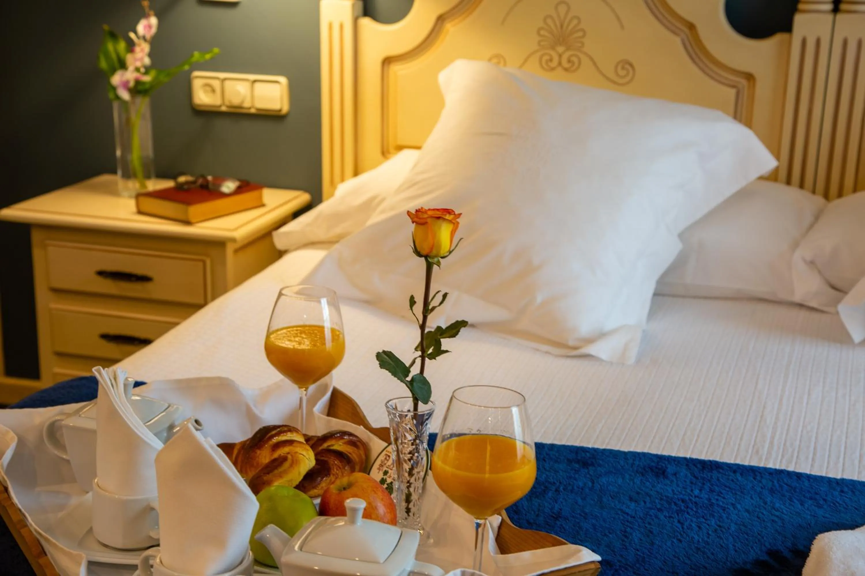 Bedroom, Bed in Hotel Palacio De La Viñona