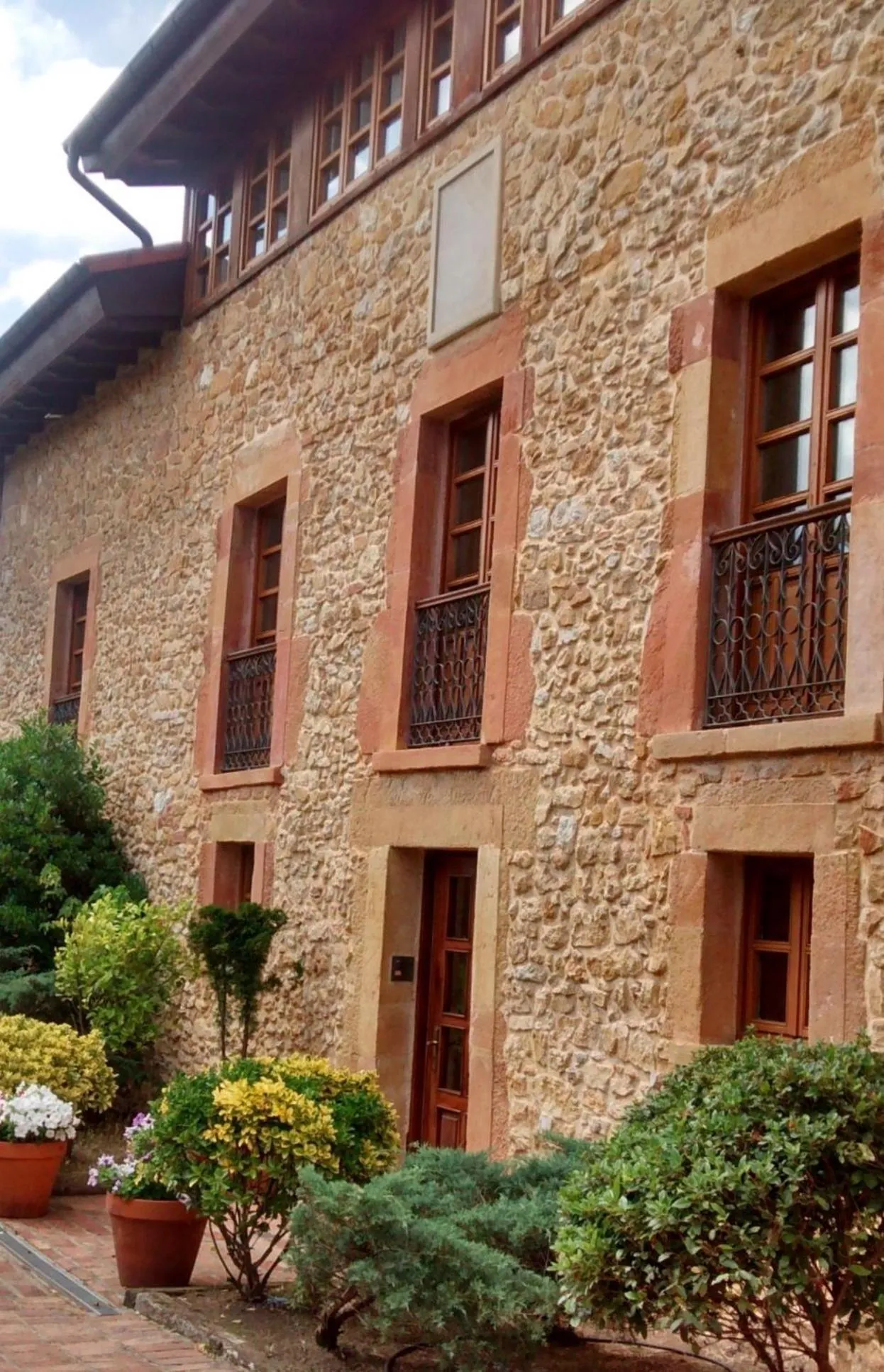 Facade/entrance in Hotel Palacio De La Viñona