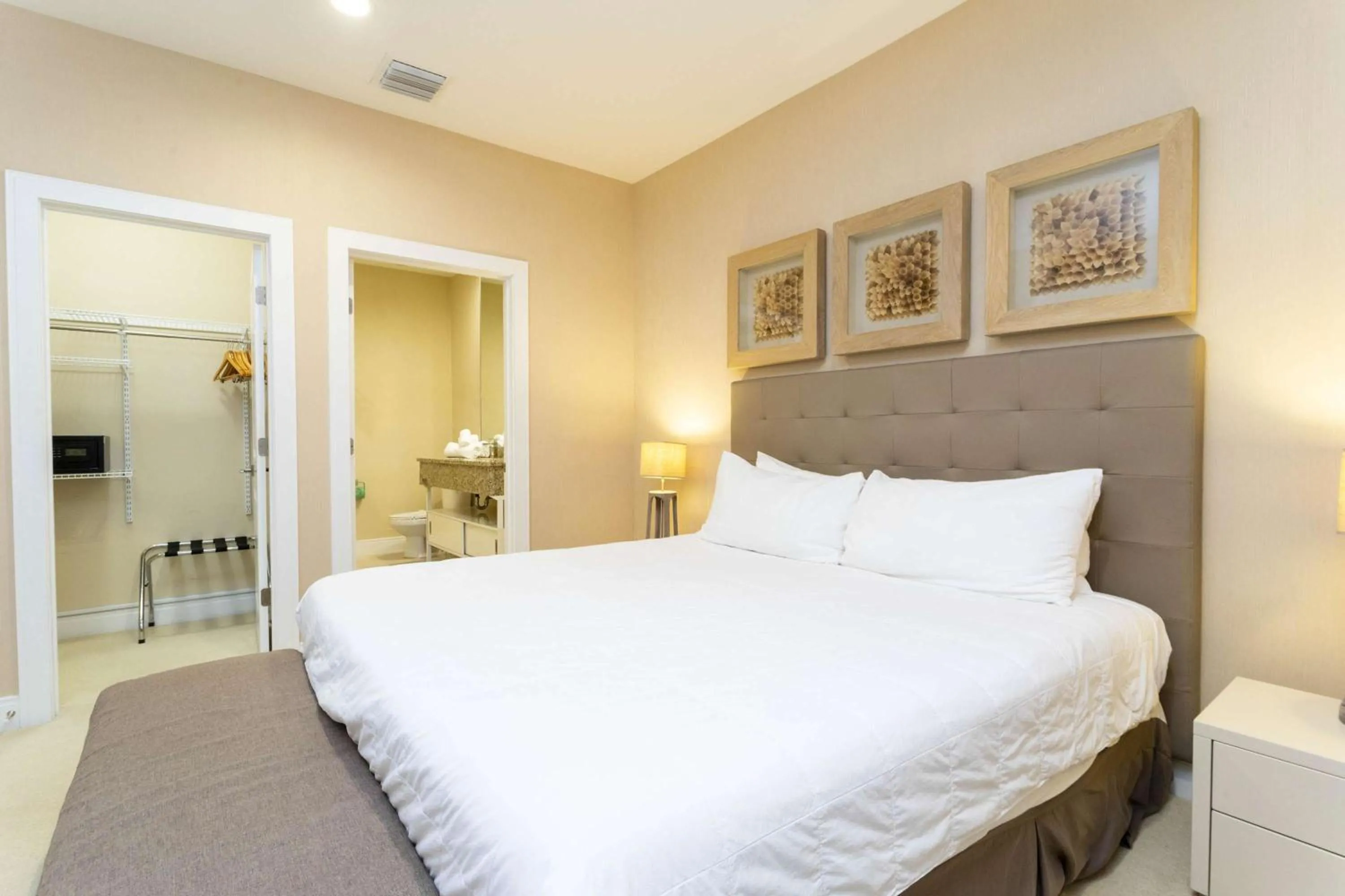 Bed in Gorgeous 4 Bd Close to Disney @ Magic Village 3114