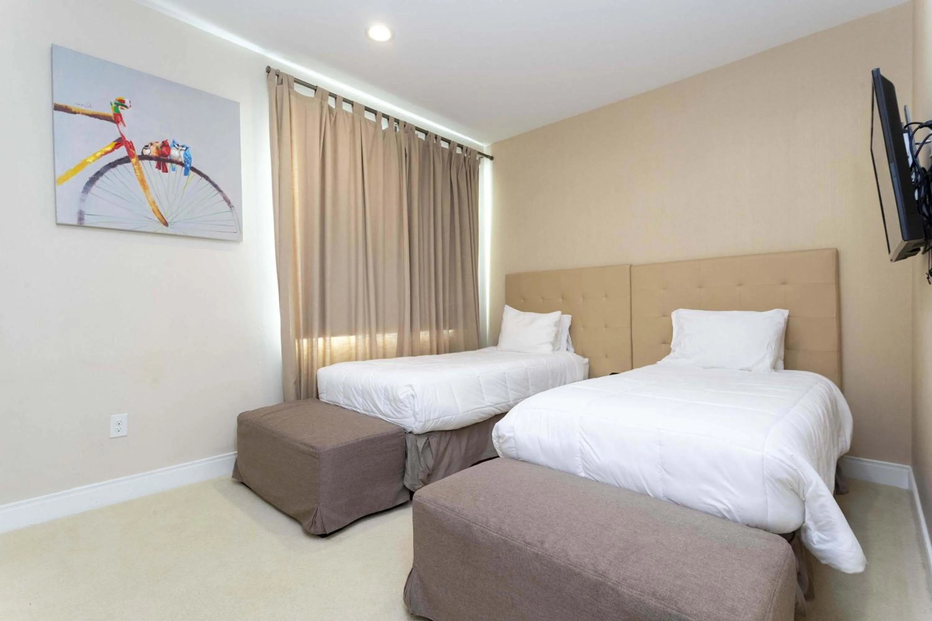 Bed in Gorgeous 4 Bd Close to Disney @ Magic Village 3114