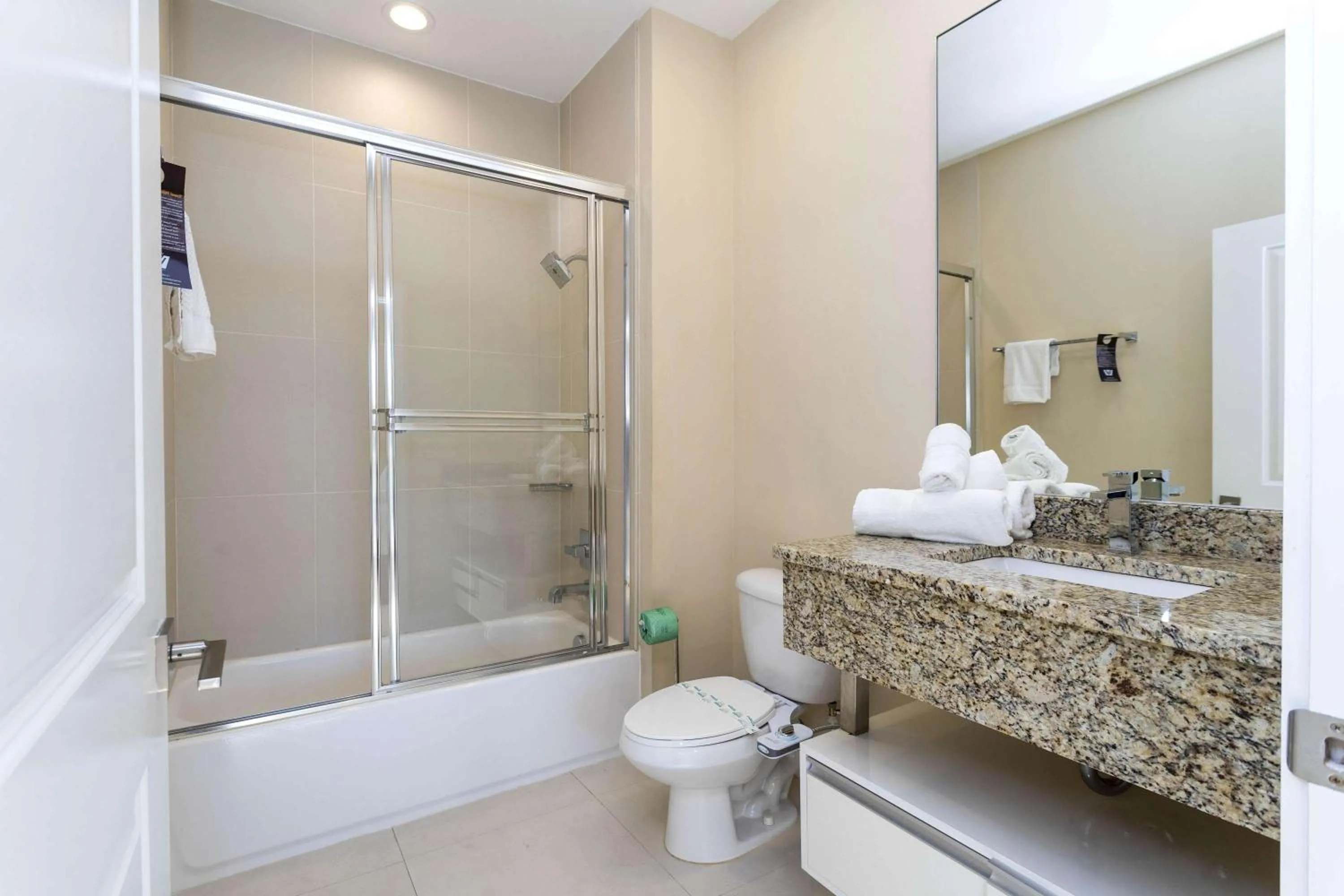 Gorgeous 4 Bd Close to Disney @ Magic Village 3114