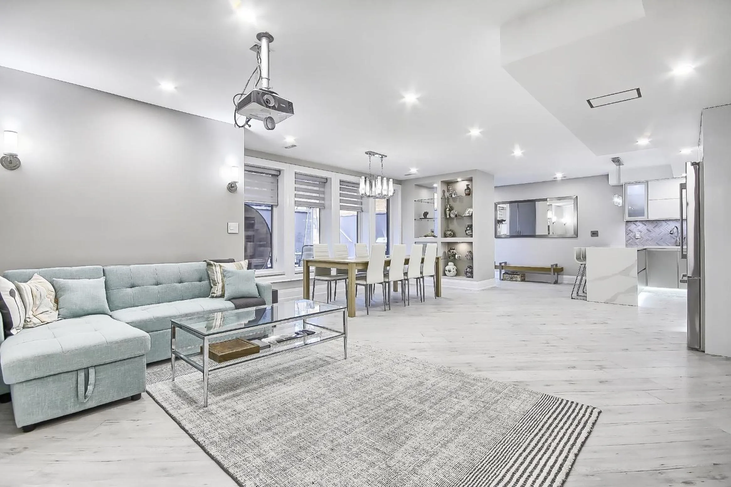 Living room in Charming and Luxurious 2BR+1Bath Guest Suite