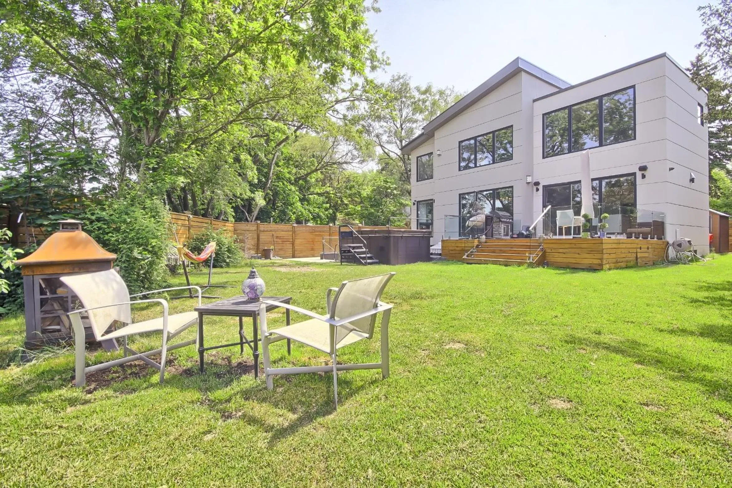 Patio in Charming and Luxurious 2BR+1Bath Guest Suite