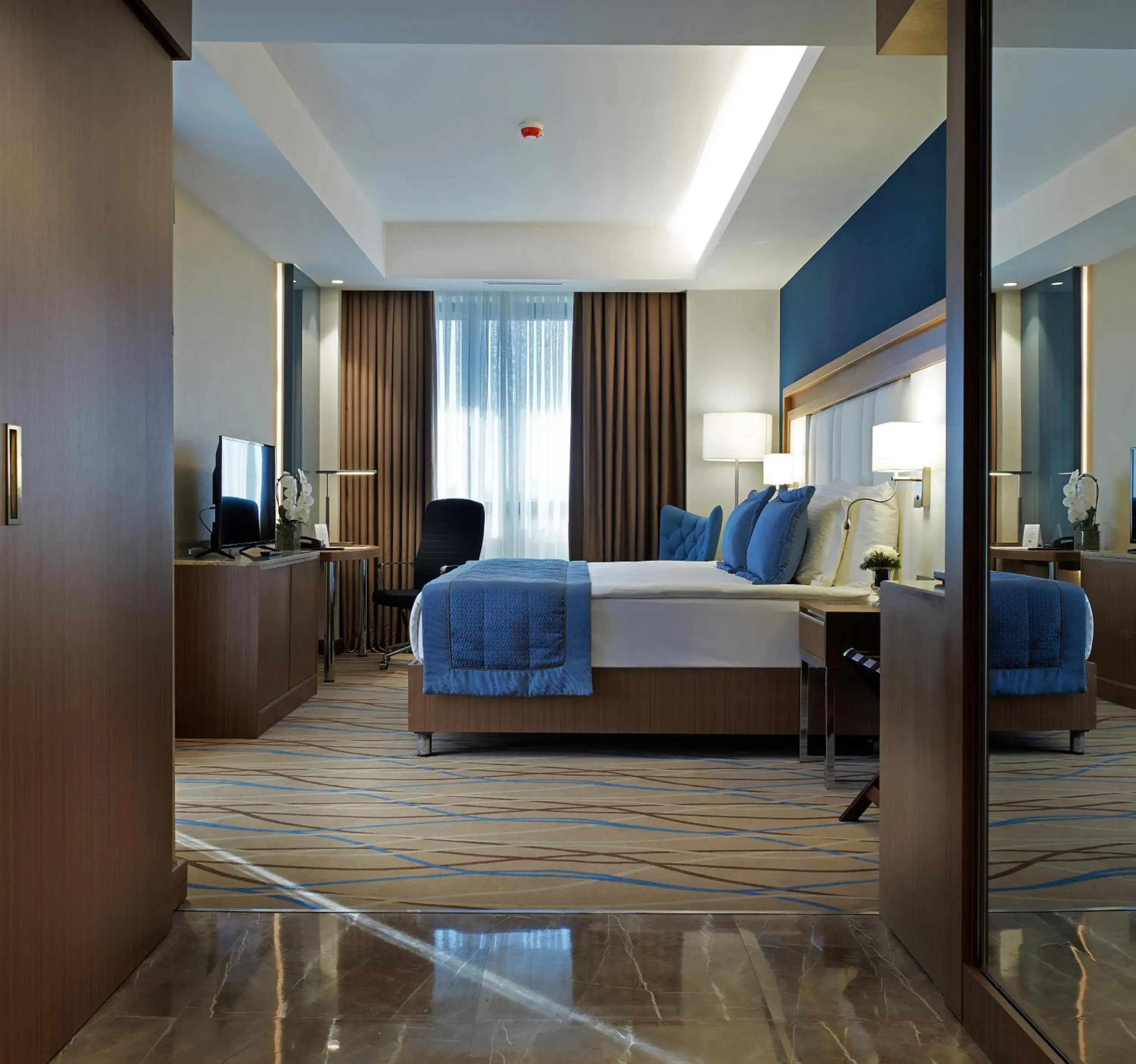 Photo of the whole room, Bed in Dedeman Kayseri Photo of the whole room, Bed in Dedeman Kayseri