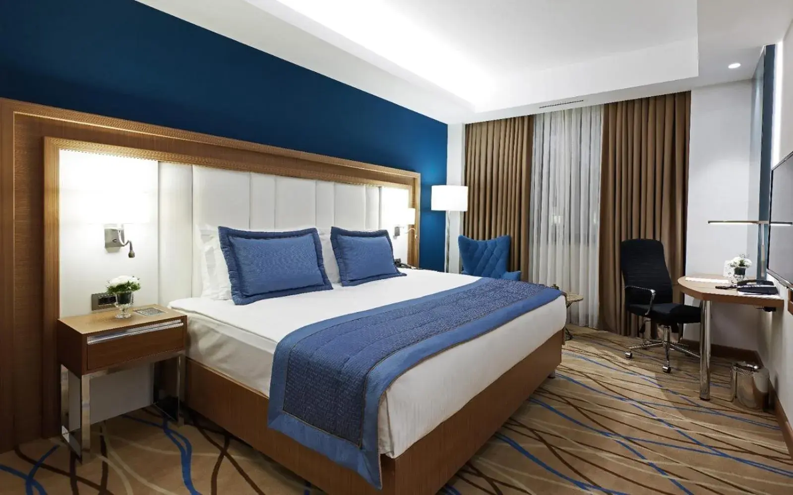 Photo of the whole room, Bed in Dedeman Kayseri Photo of the whole room, Bed in Dedeman Kayseri