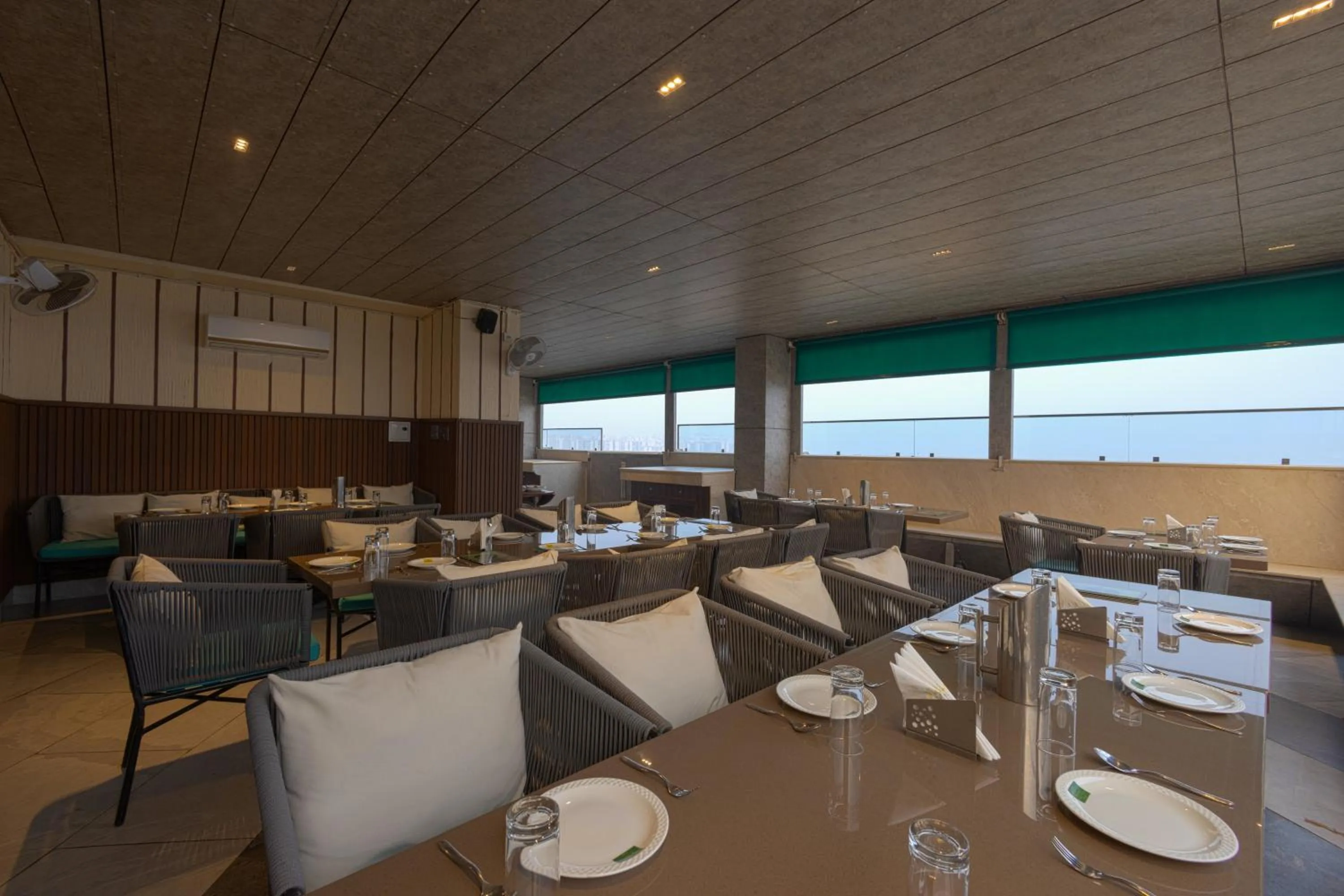 Restaurant/places to eat in Hotel Bay Laurel Retreat