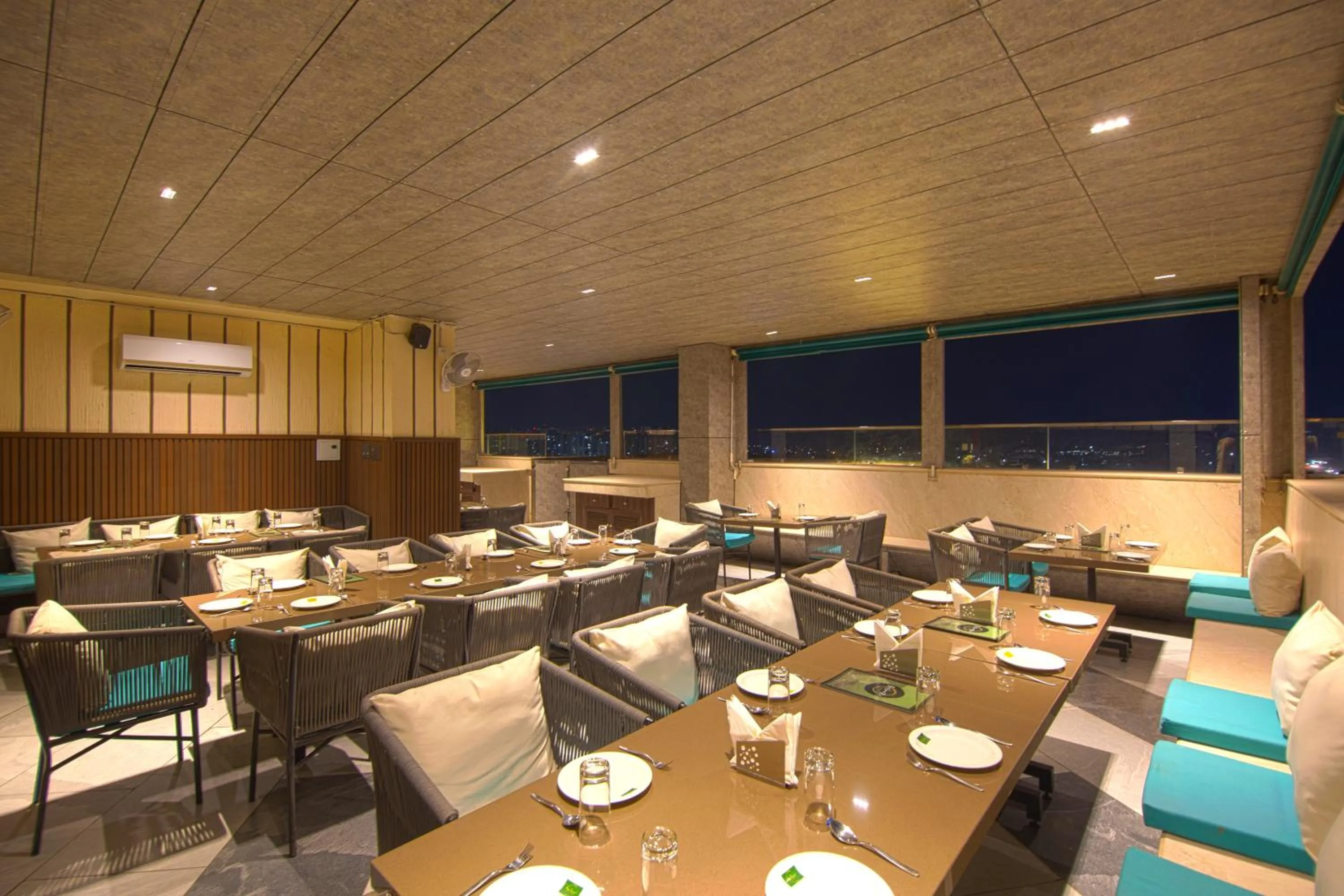 Restaurant/places to eat in Hotel Bay Laurel Retreat