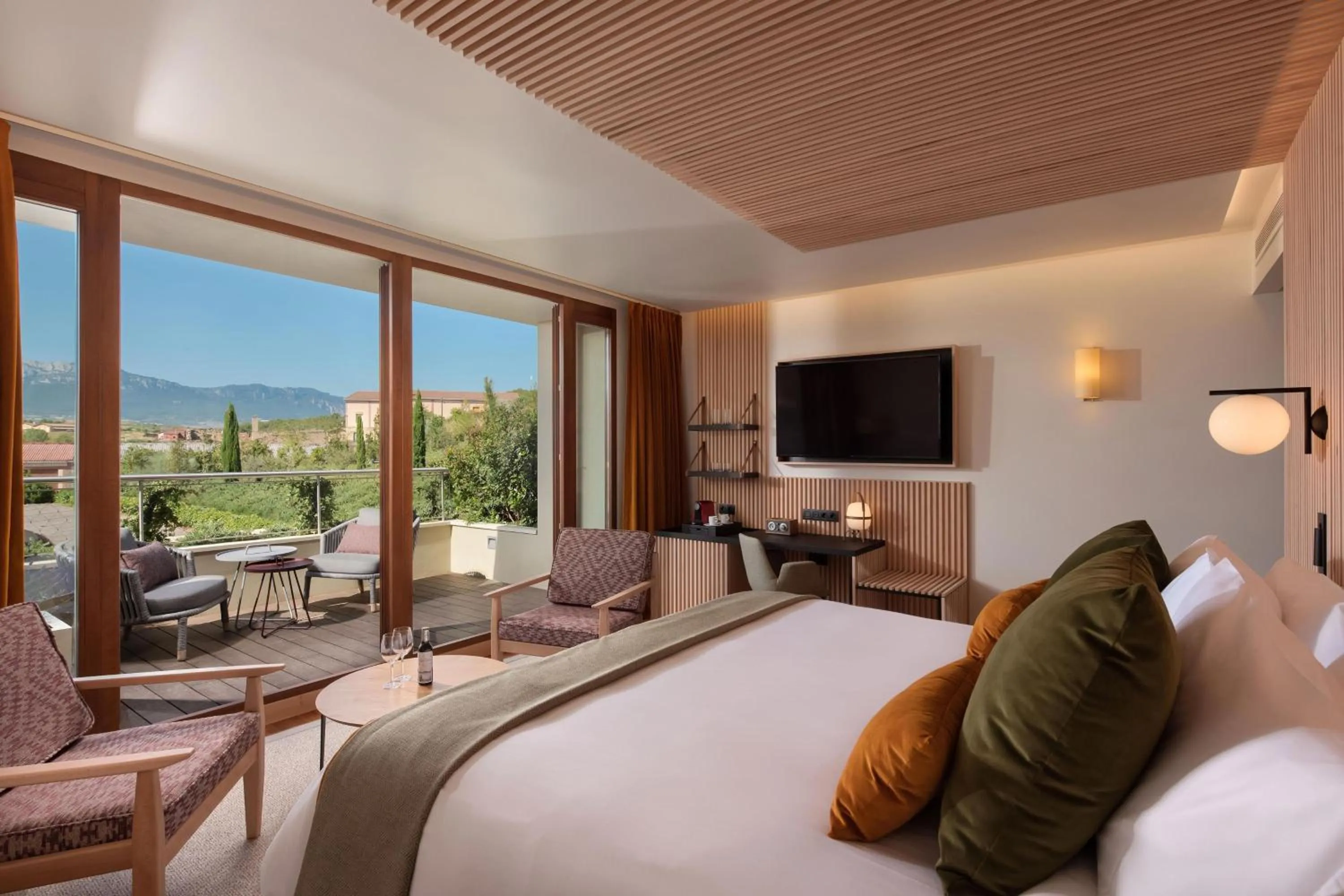 Photo of the whole room, Bed in Hotel Marqués de Riscal, a Luxury Collection Hotel, Elciego