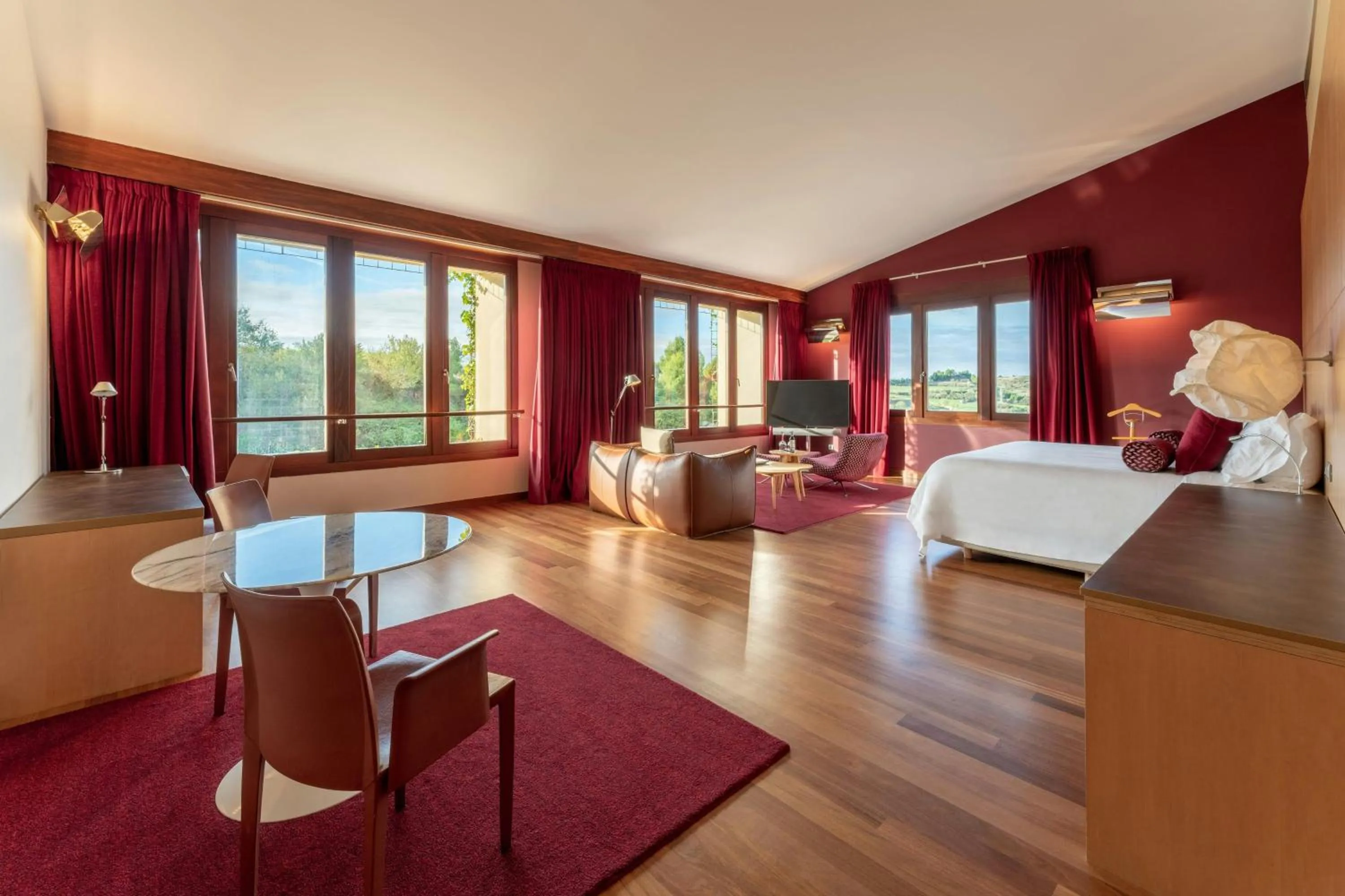 Photo of the whole room, Bed in Hotel Marqués de Riscal, a Luxury Collection Hotel, Elciego