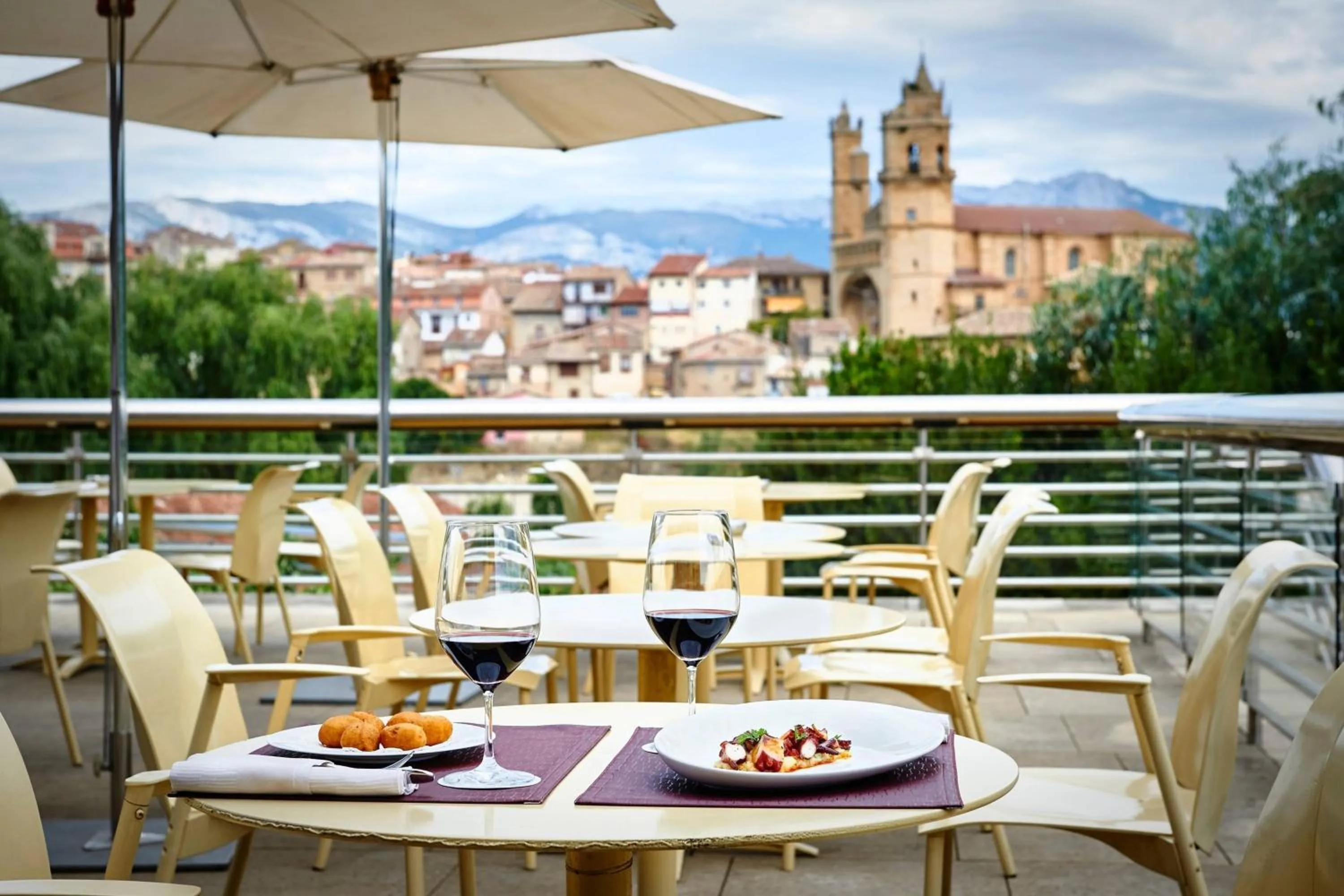 Restaurant/places to eat in Hotel Marqués de Riscal, a Luxury Collection Hotel, Elciego