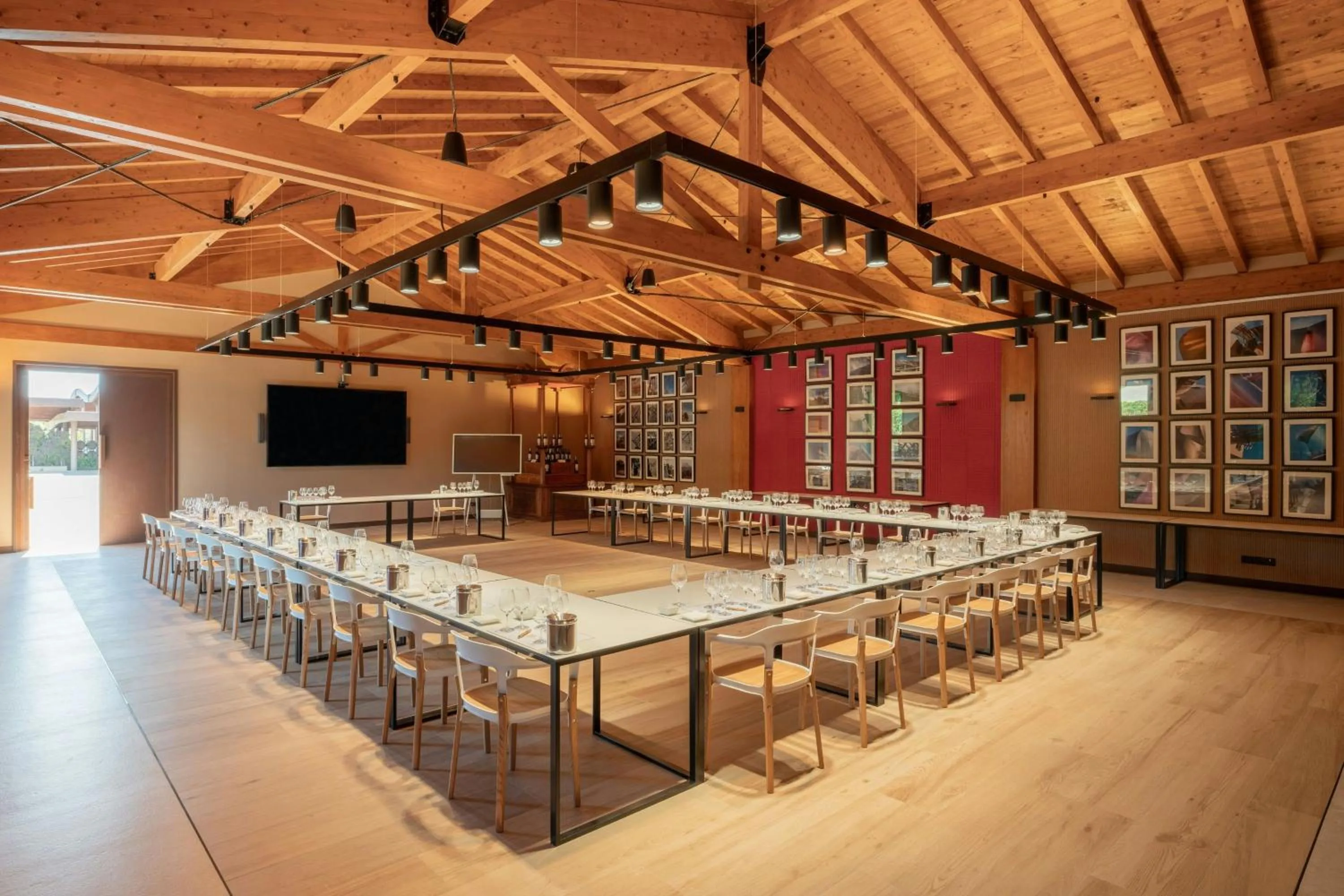 Meeting/conference room in Hotel Marqués de Riscal, a Luxury Collection Hotel, Elciego