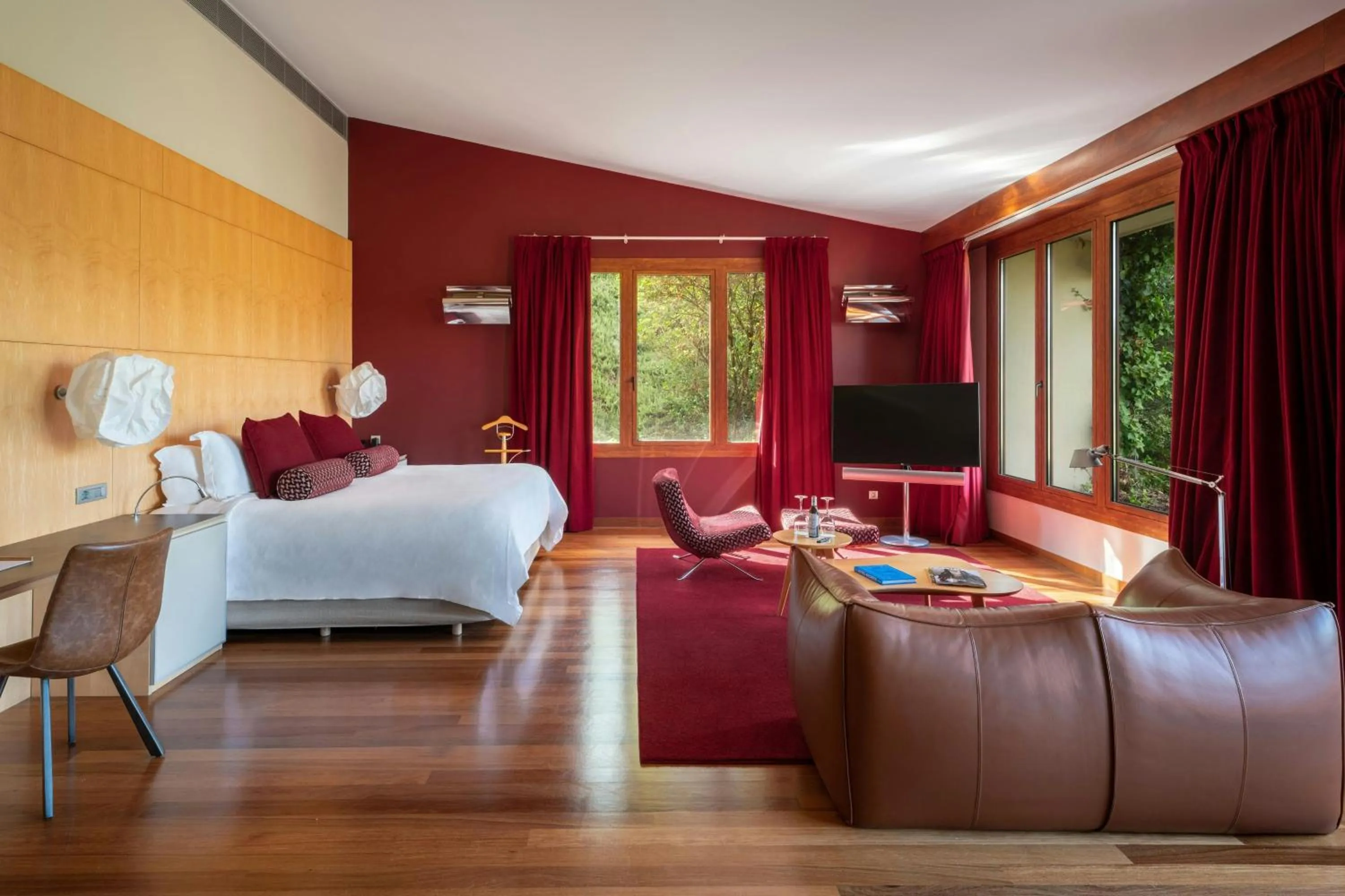 Photo of the whole room, Bed in Hotel Marqués de Riscal, a Luxury Collection Hotel, Elciego