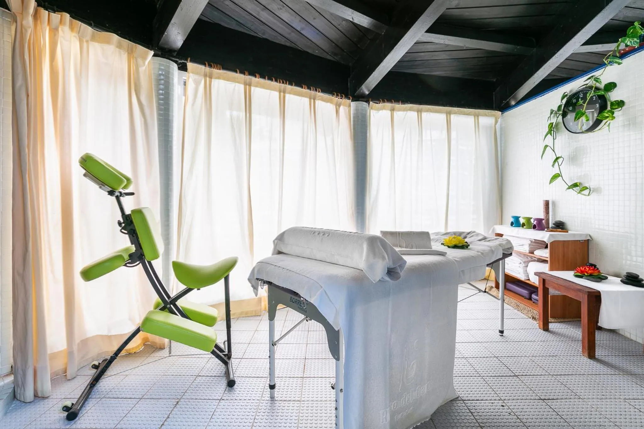 Massage in Hotel LIVVO Risco del Gato Suites