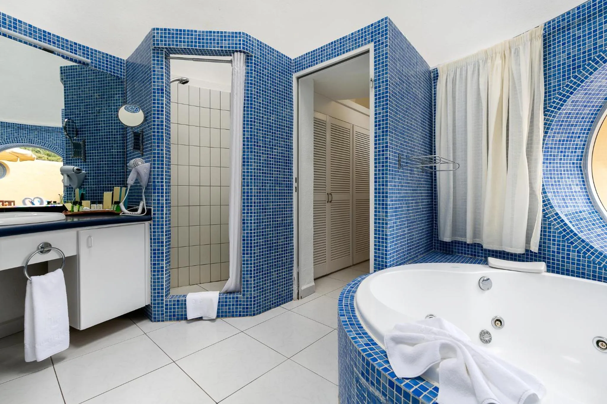 Bathroom in Hotel LIVVO Risco del Gato Suites