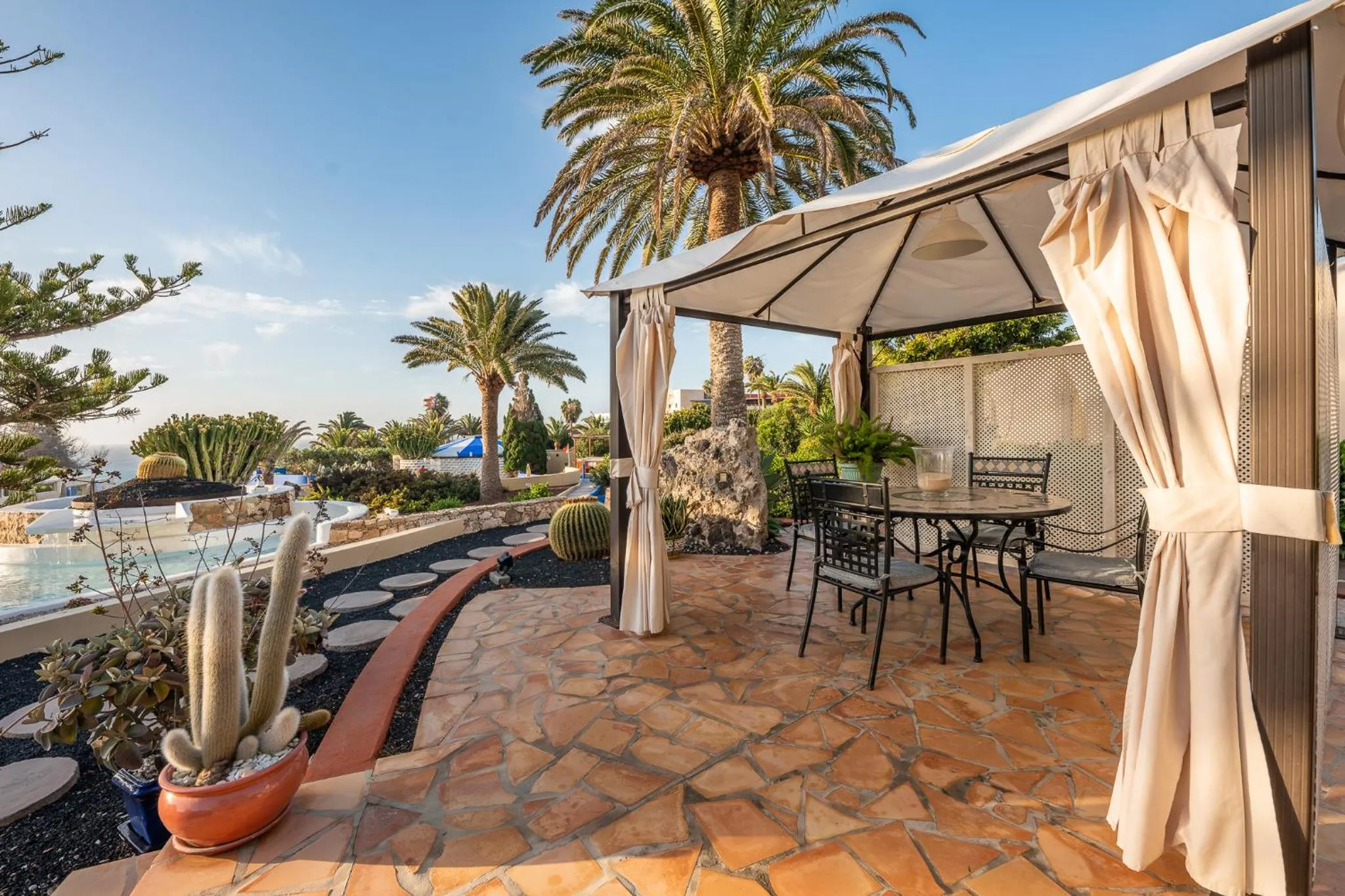 Area and facilities in Hotel LIVVO Risco del Gato Suites