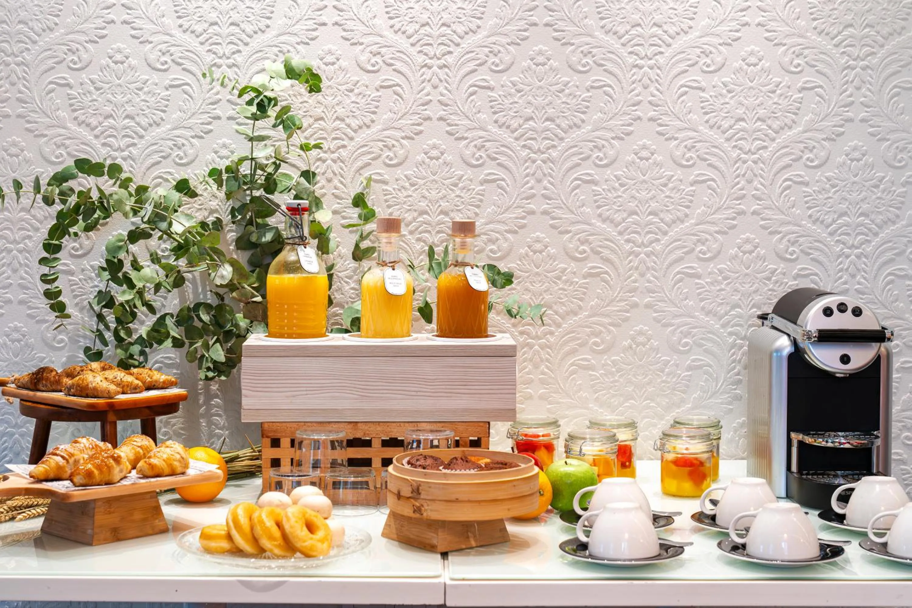 Buffet breakfast in Vincci Vía - 66