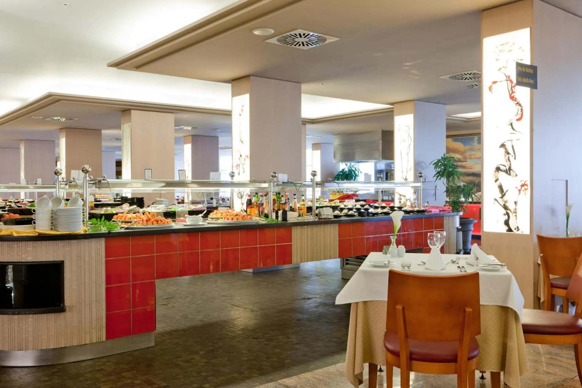 Restaurant/places to eat in Adrián Hoteles Roca Nivaria
