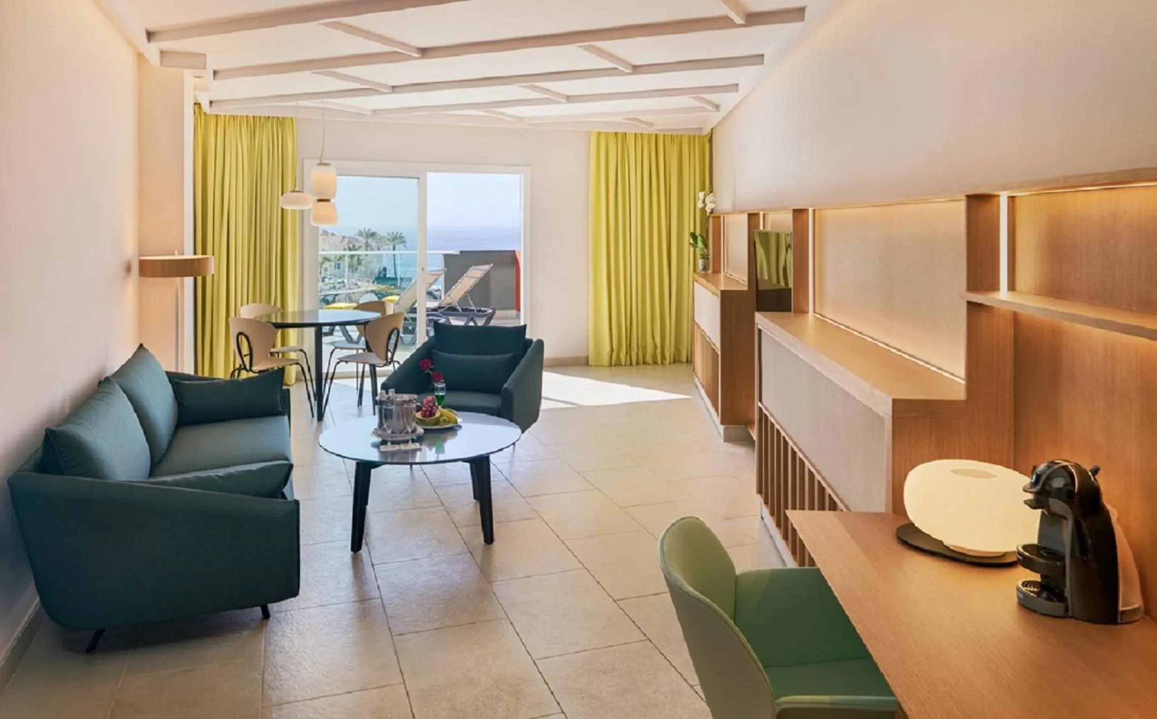 Living room in Adrián Hoteles Roca Nivaria