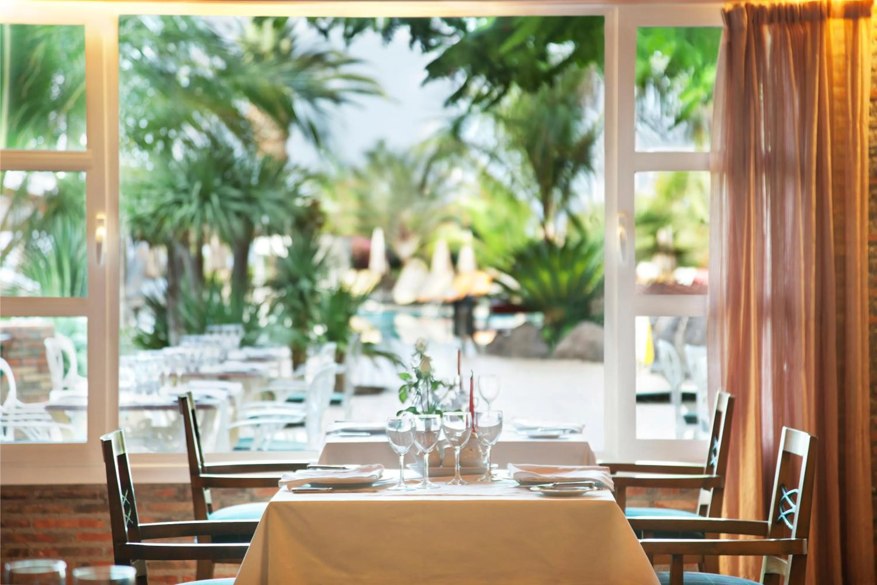 Restaurant/places to eat in Adrián Hoteles Roca Nivaria