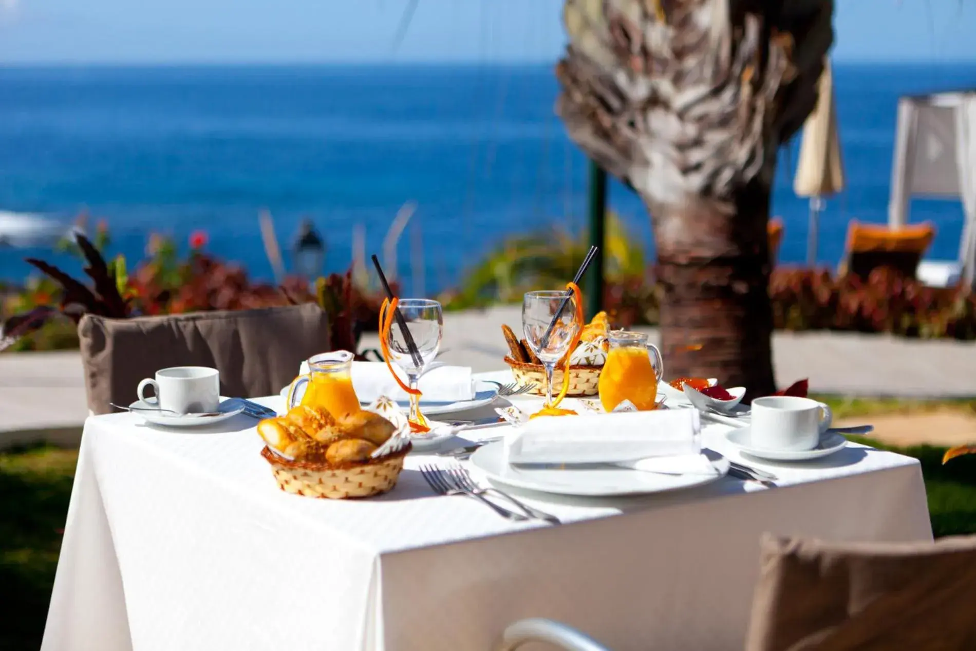 Food and drinks in Adrián Hoteles Roca Nivaria Food and drinks in Adrián Hoteles Roca Nivaria