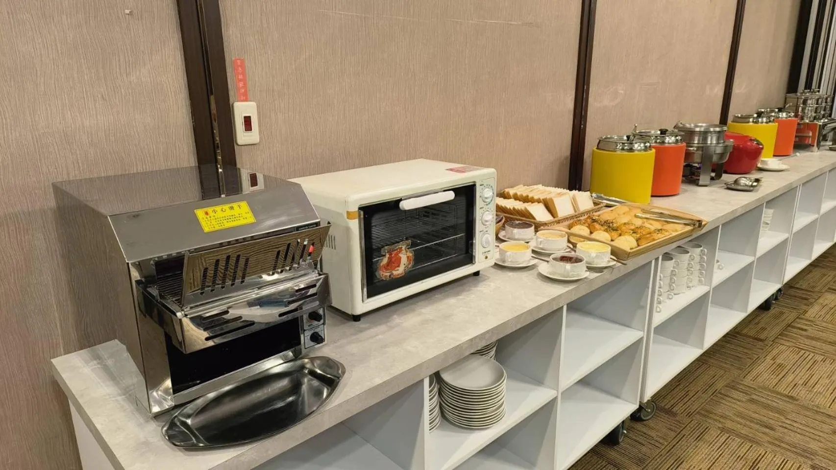 Buffet breakfast in Hotel Leisure Tamsui