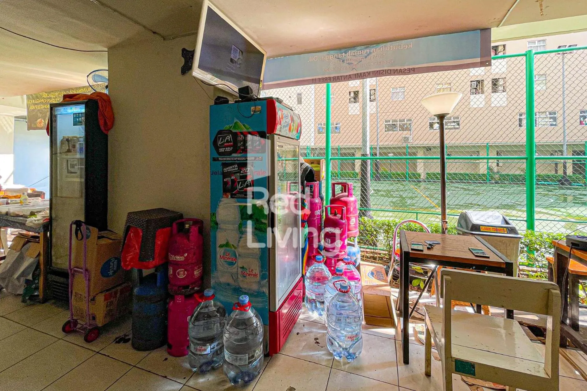 Restaurant/places to eat in RedLiving Apartemen Kalibata City - Homy Jasen Tower Jasmine