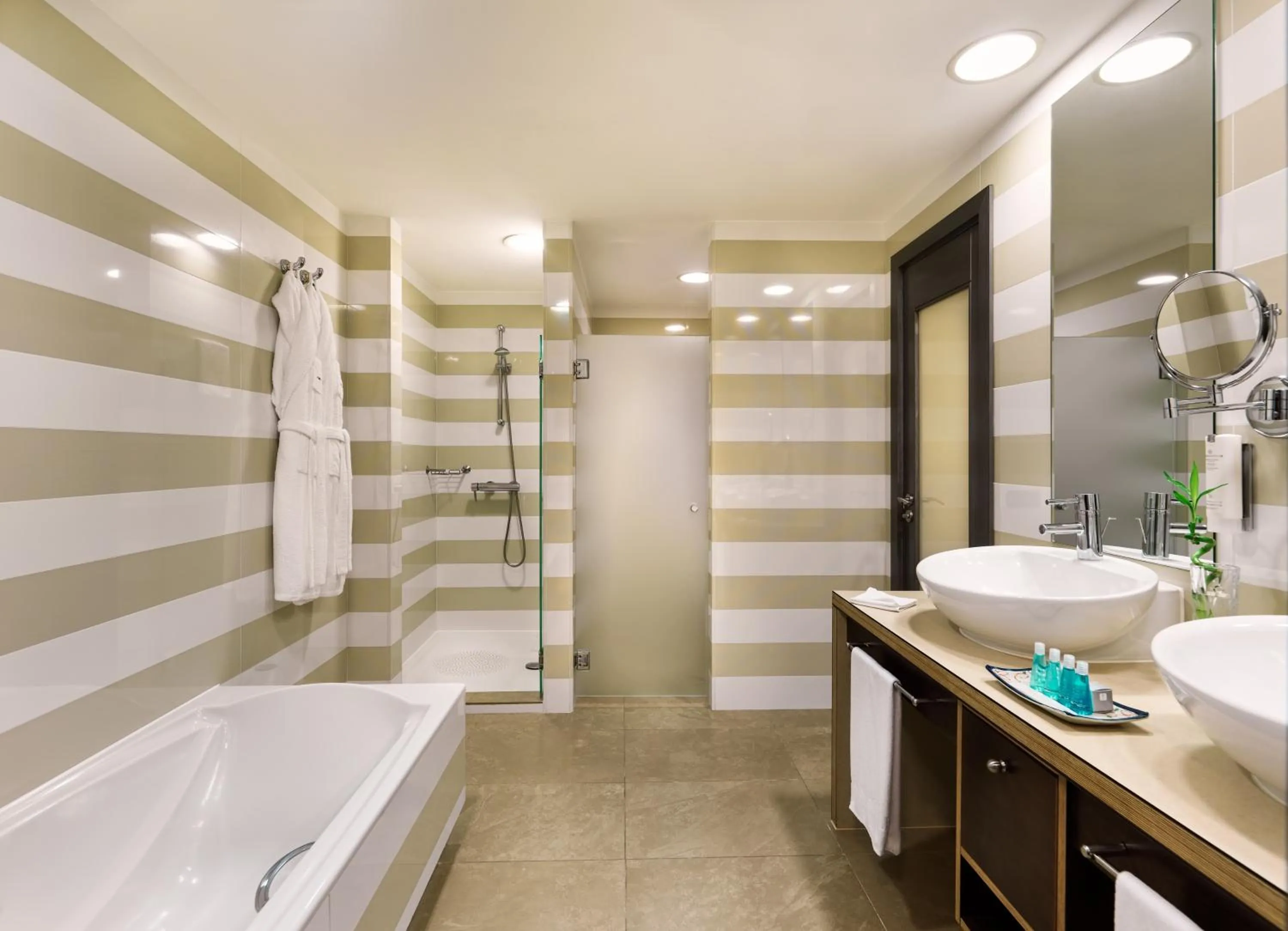 Bathroom in Adrián Hoteles Jardines de Nivaria