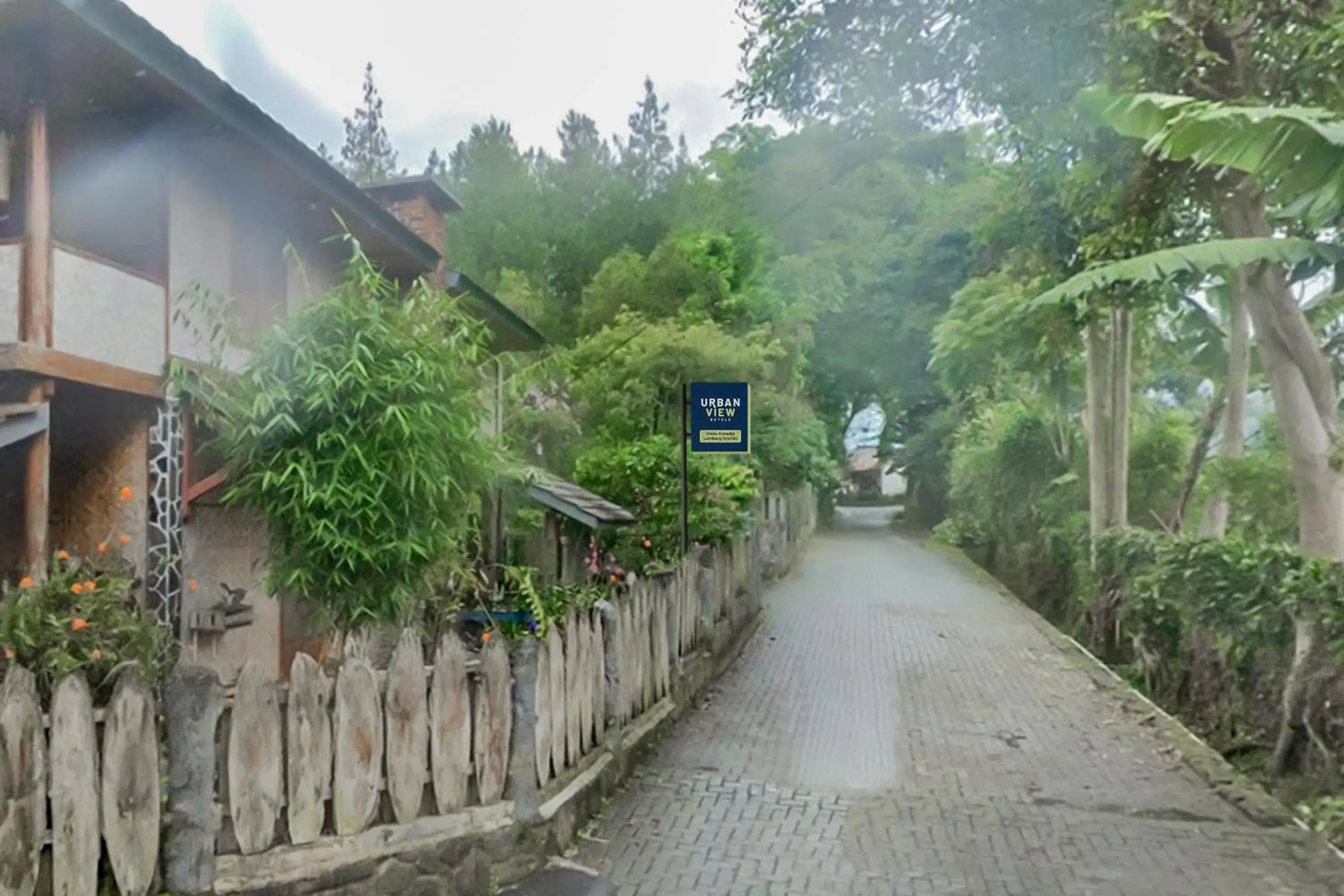 Property building in Urbanview Hotel Syariah Graha Atmadja Lembang by RedDoorz Property building in Urbanview Hotel Syariah Graha Atmadja Lembang by RedDoorz