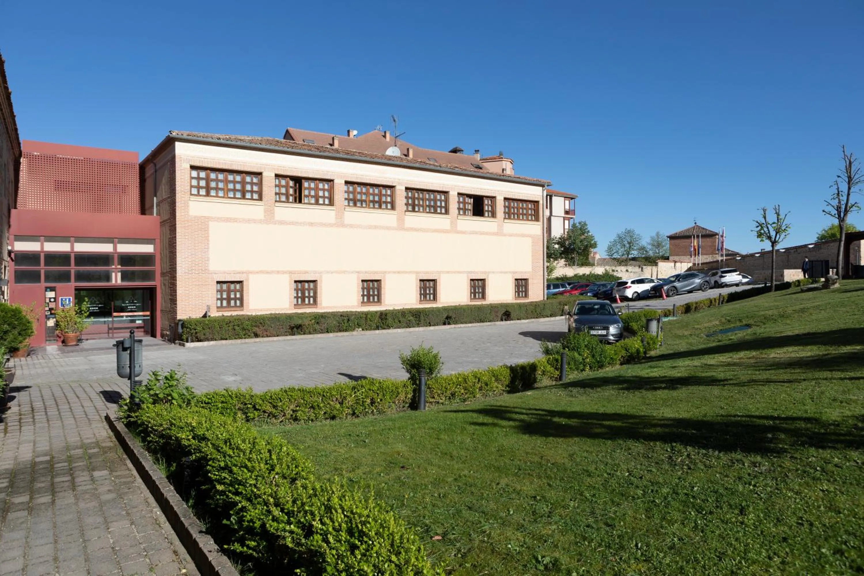 Property building in Hotel San Antonio el Real