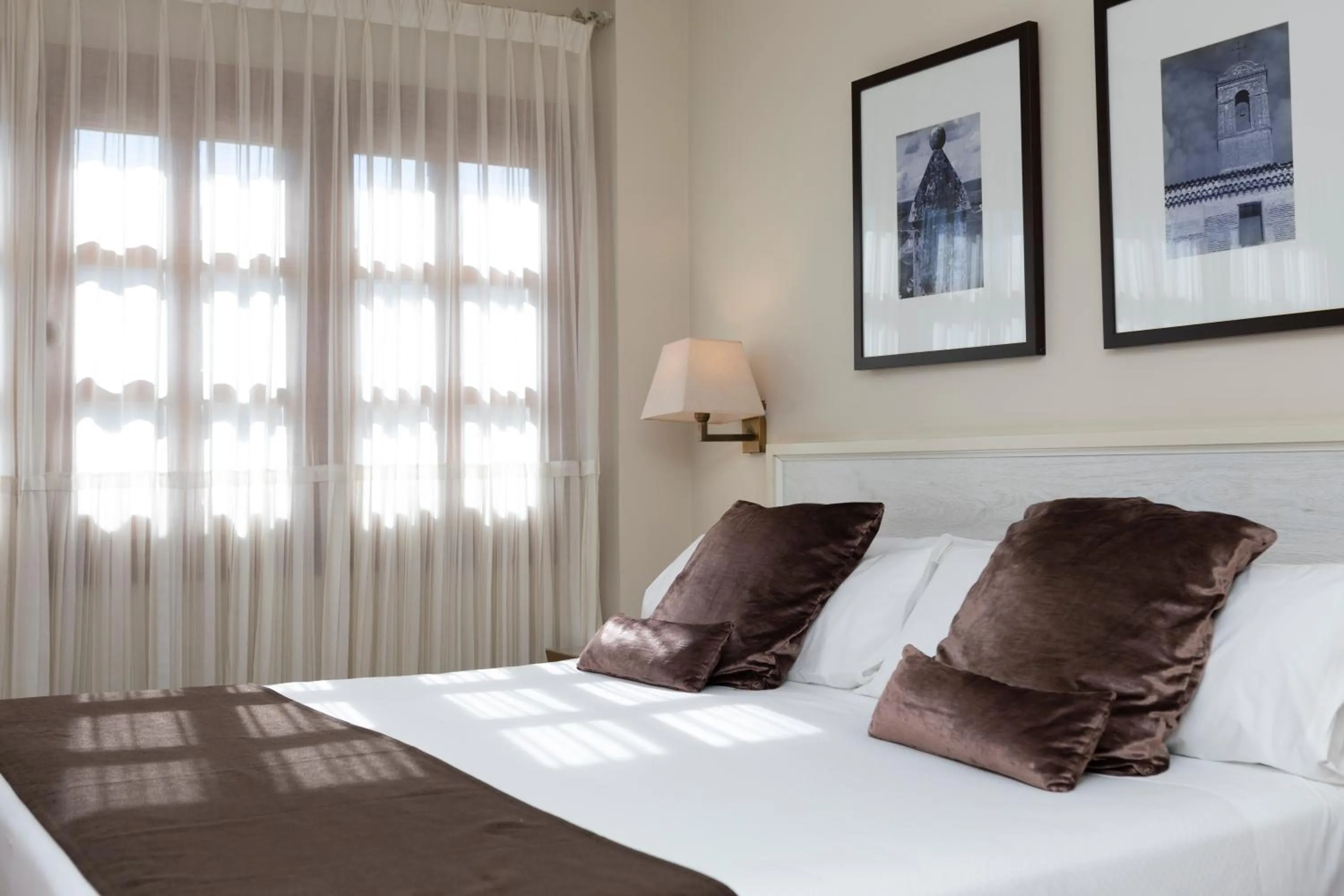 Bed in Hotel San Antonio el Real