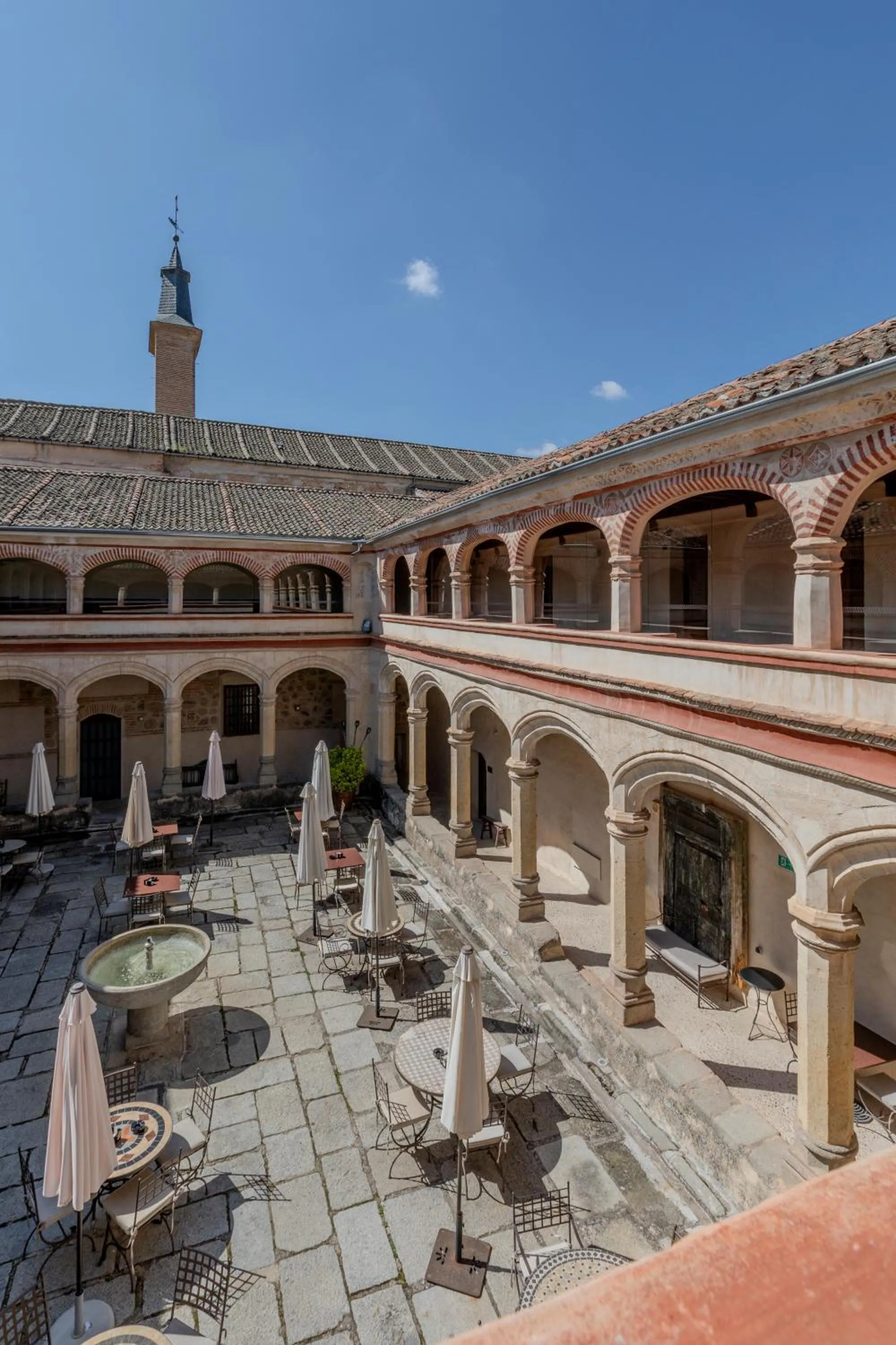 Property building in Hotel San Antonio el Real