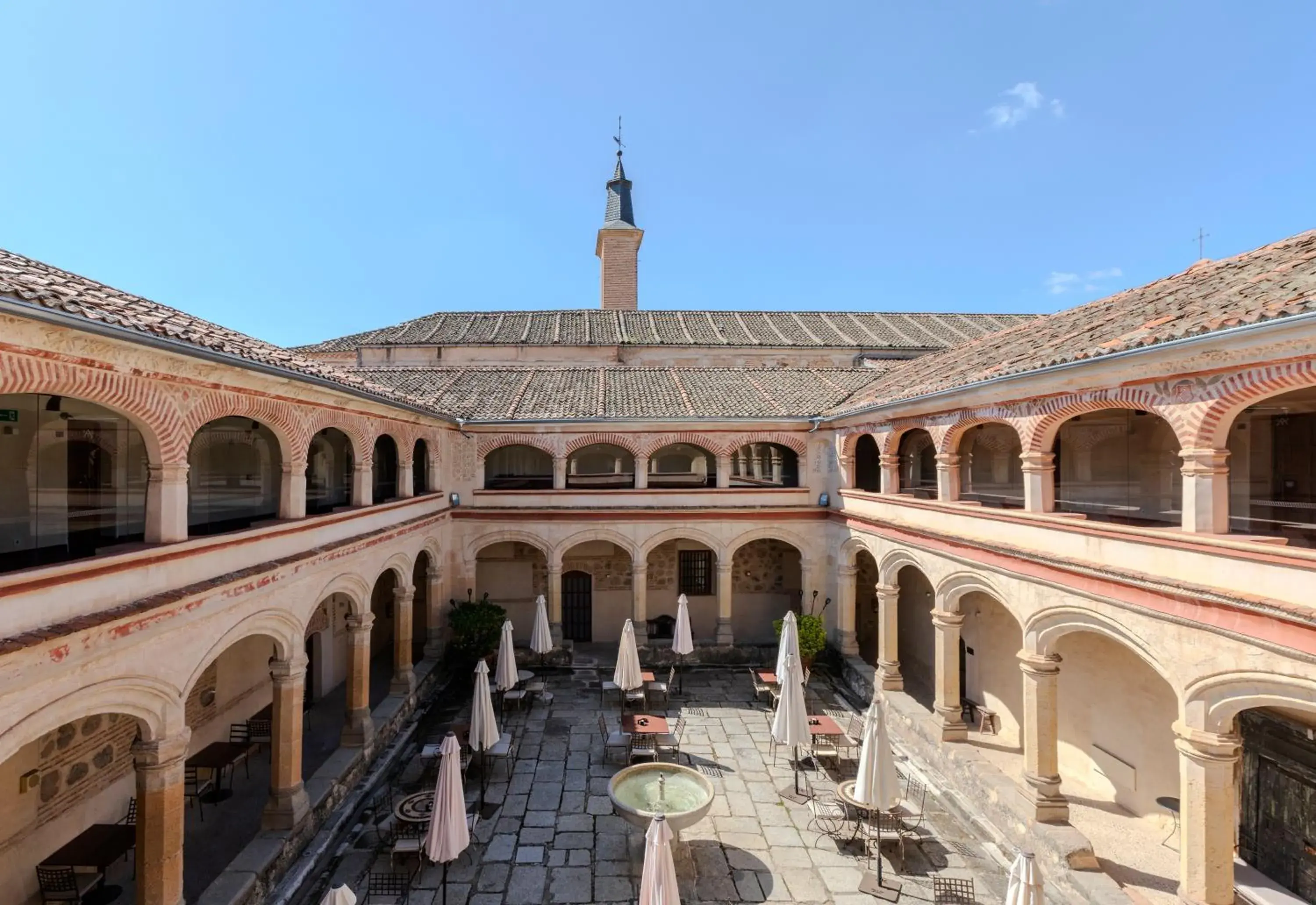 Property building in Hotel San Antonio el Real Property building in Hotel San Antonio el Real