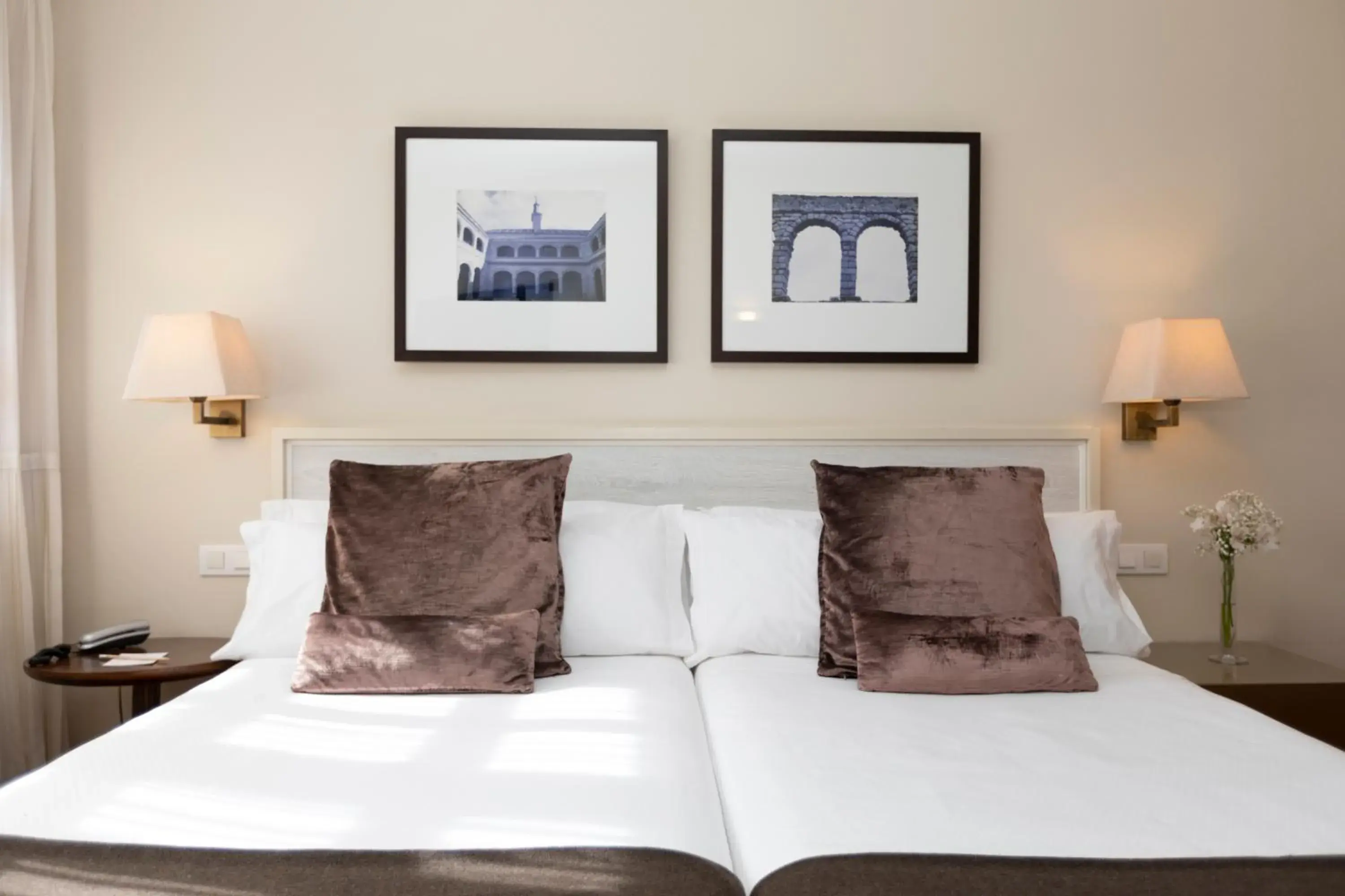 Bed in Hotel San Antonio el Real Bed in Hotel San Antonio el Real