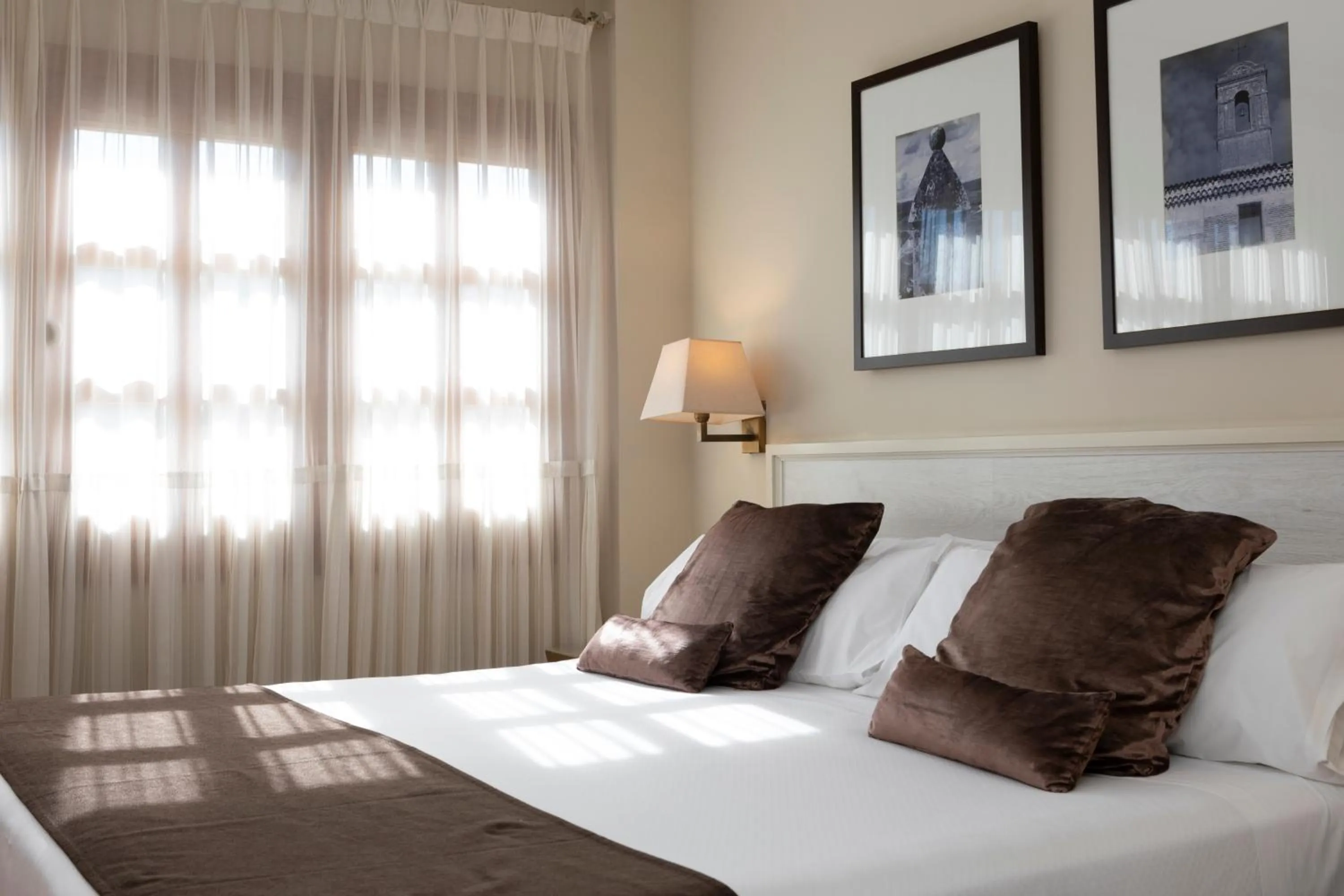 Bed in Hotel San Antonio el Real