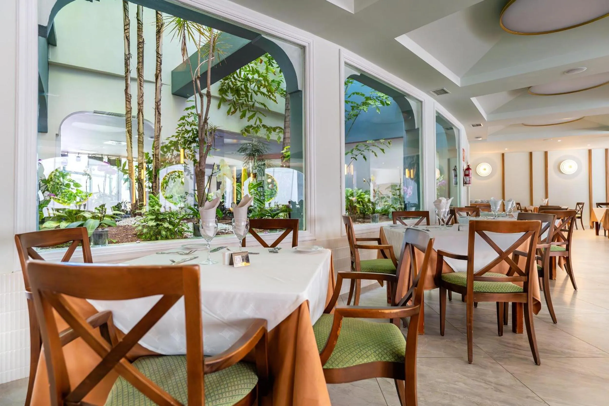 Restaurant/places to eat in Adrián Hoteles Colón Guanahaní Adultos Only