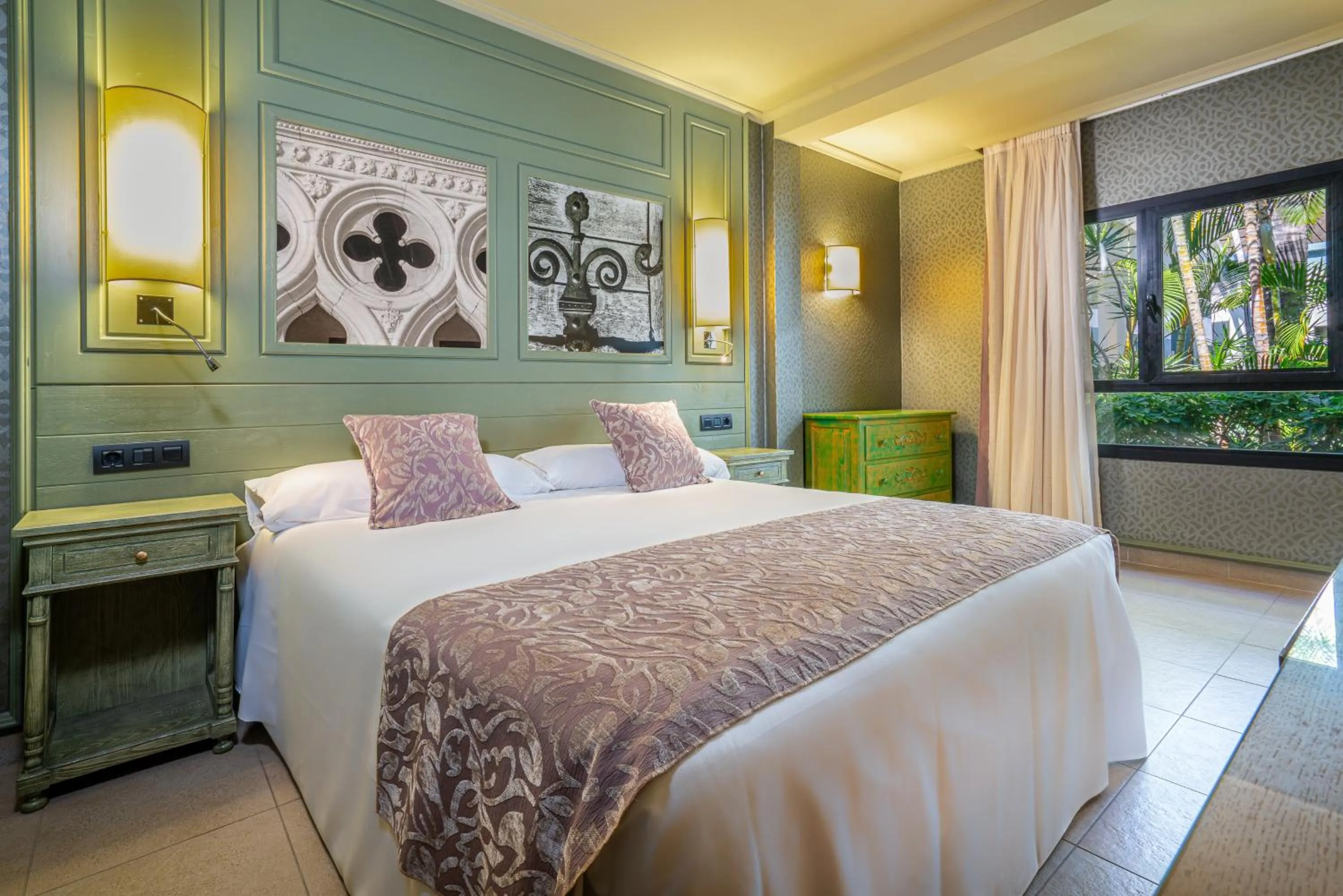 Photo of the whole room, Bed in Adrián Hoteles Colón Guanahaní Adultos Only