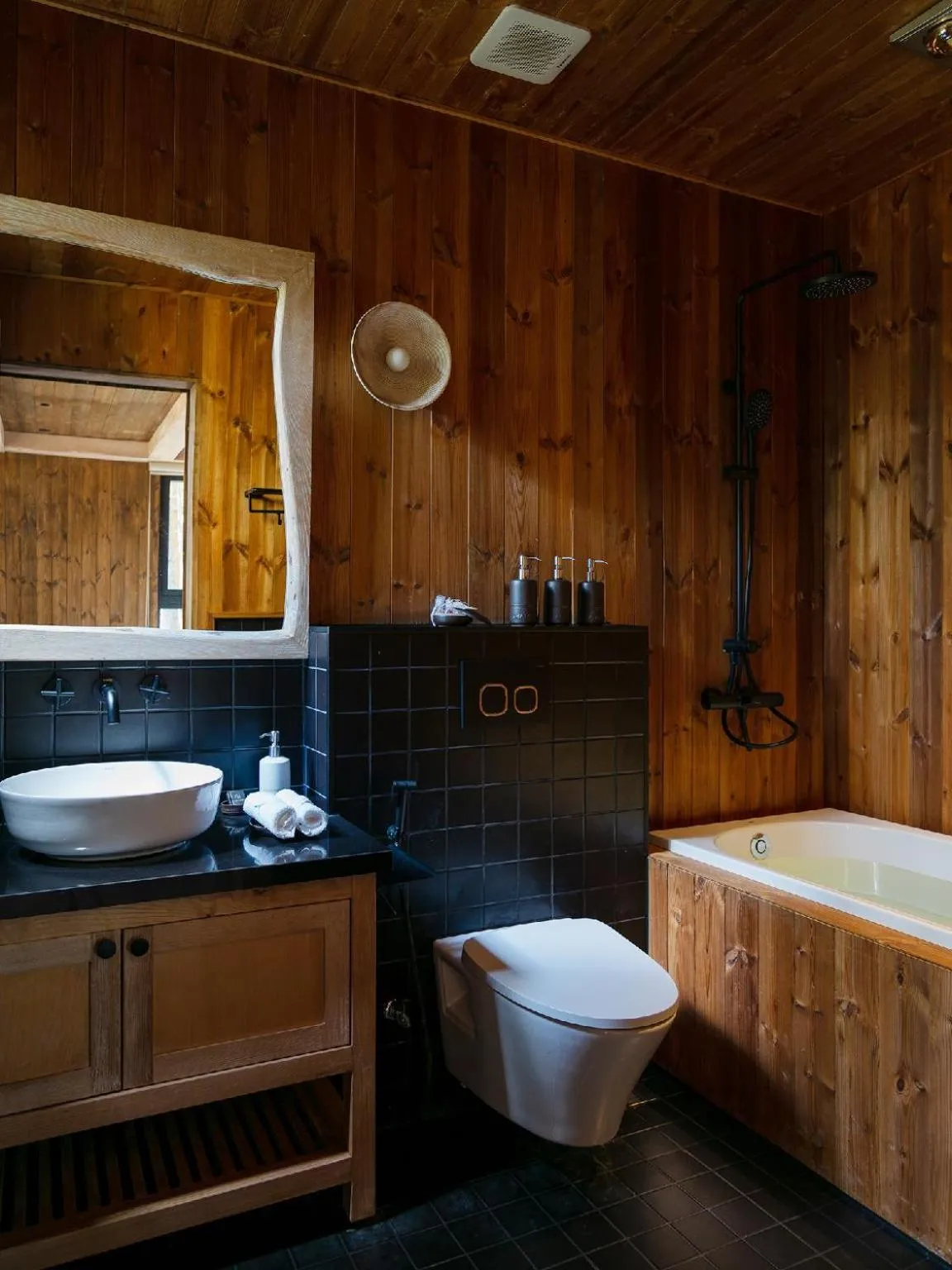 Shower in Mơ Stay - Forest Resort