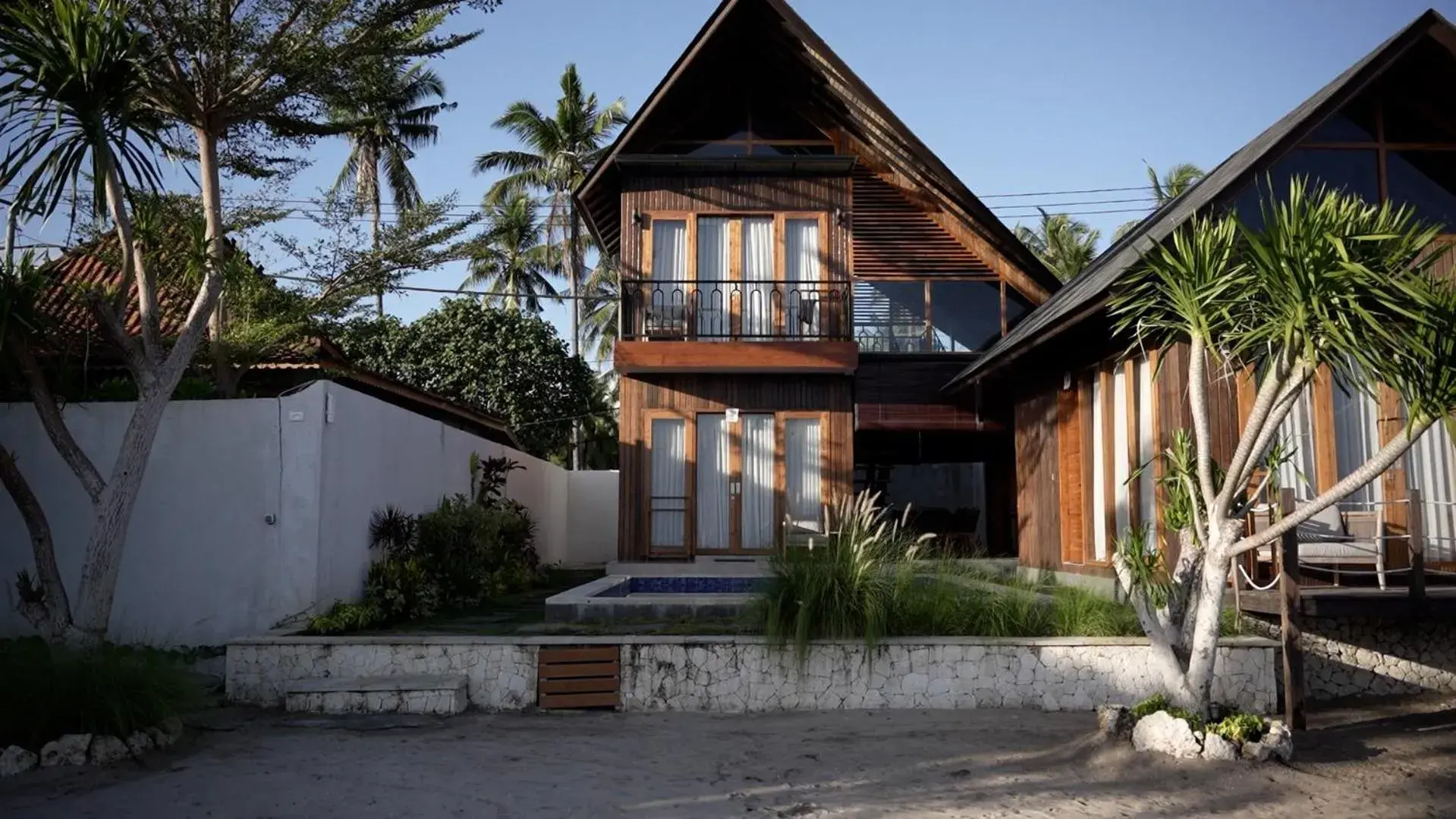 Property building in Khamara Nusa Penida Property building in Khamara Nusa Penida