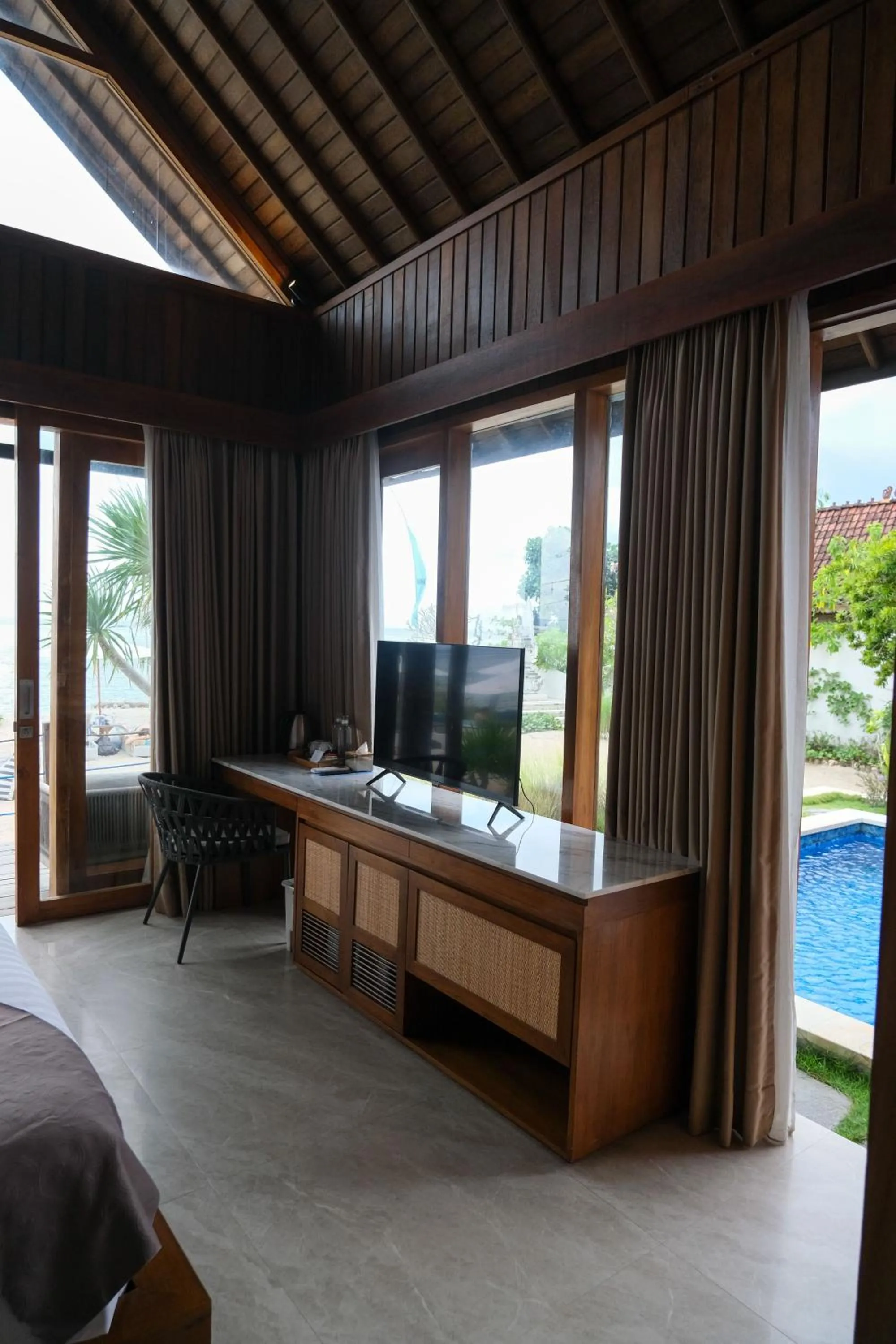 TV and multimedia in Khamara Nusa Penida