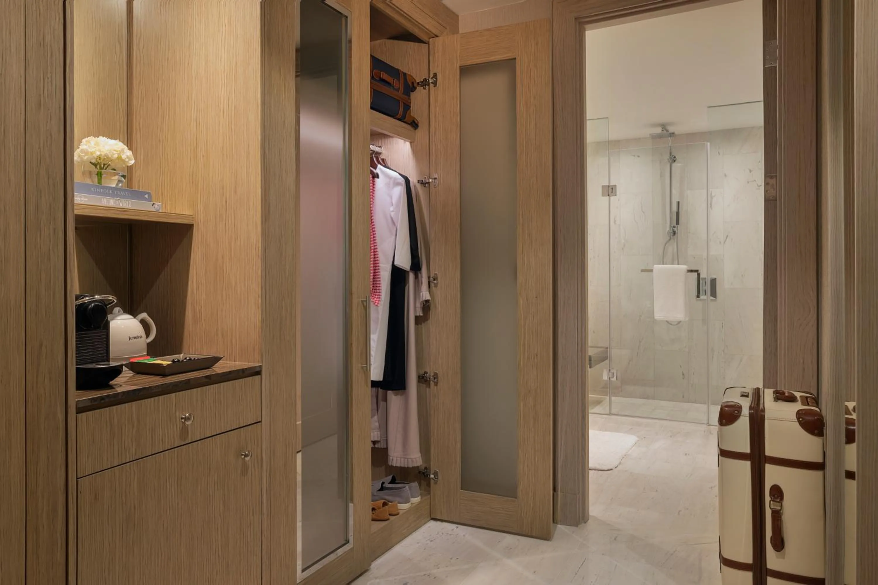 Restaurant/places to eat in Jumeirah Jabal Omar Makkah