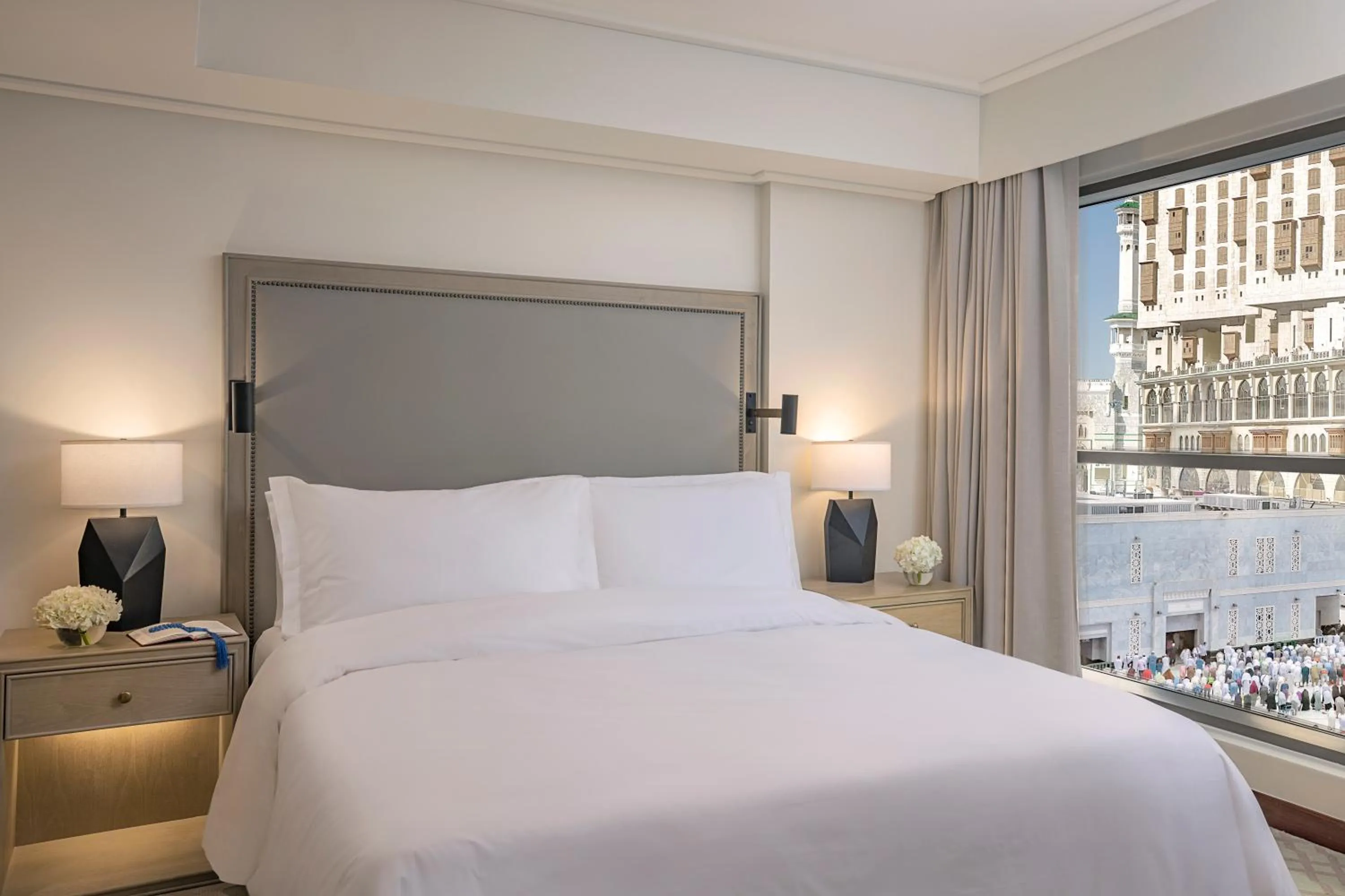 Bedroom, Bed in Jumeirah Jabal Omar Makkah