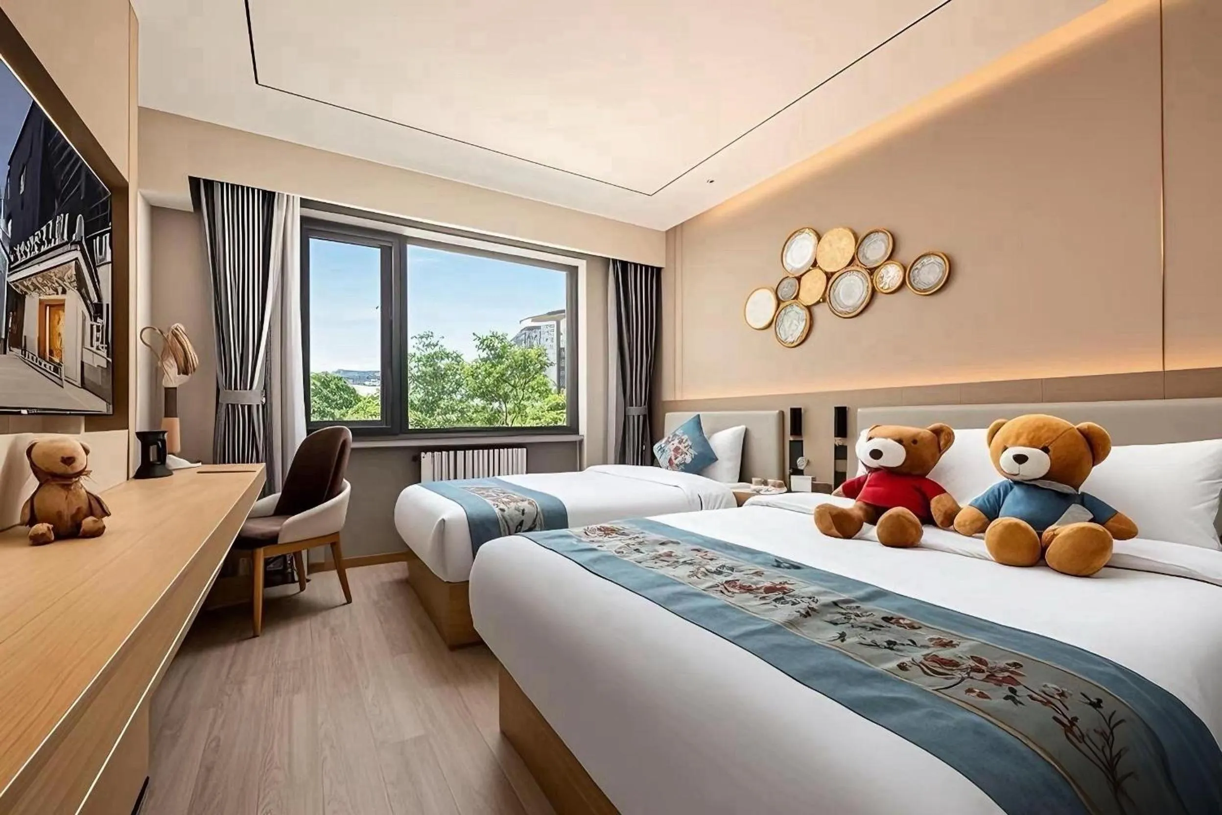 Bed in East Sacred Hotel--Beijing Tiananmen Square ,the Forbidden City,Wangfujing Street,Located in the city center