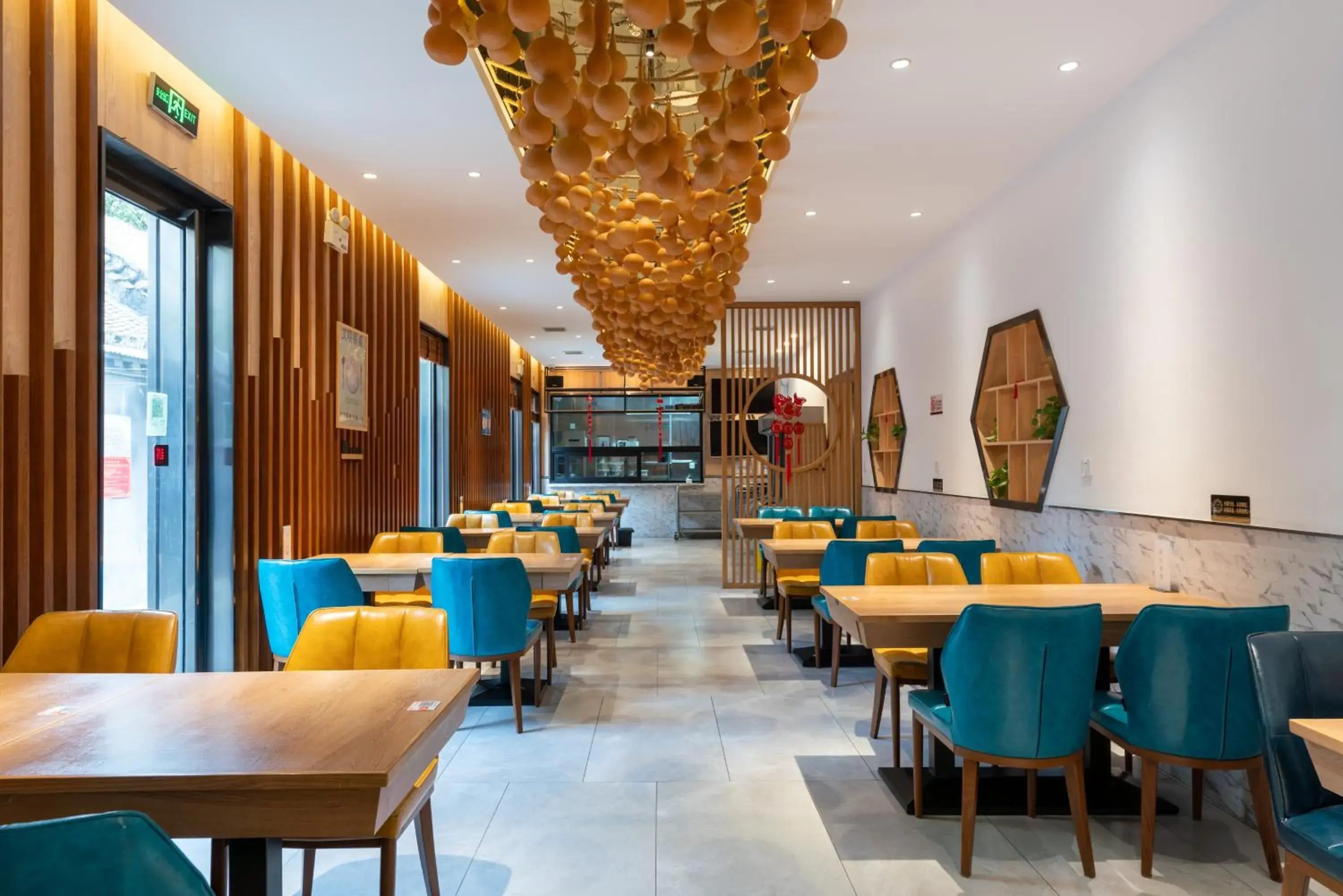 Restaurant/places to eat in East Sacred Hotel--Beijing Tiananmen Square ,the Forbidden City,Wangfujing Street,Located in the city center Restaurant/places to eat in East Sacred Hotel--Beijing Tiananmen Square ,the Forbidden City,Wangfujing Street,Located in the city center