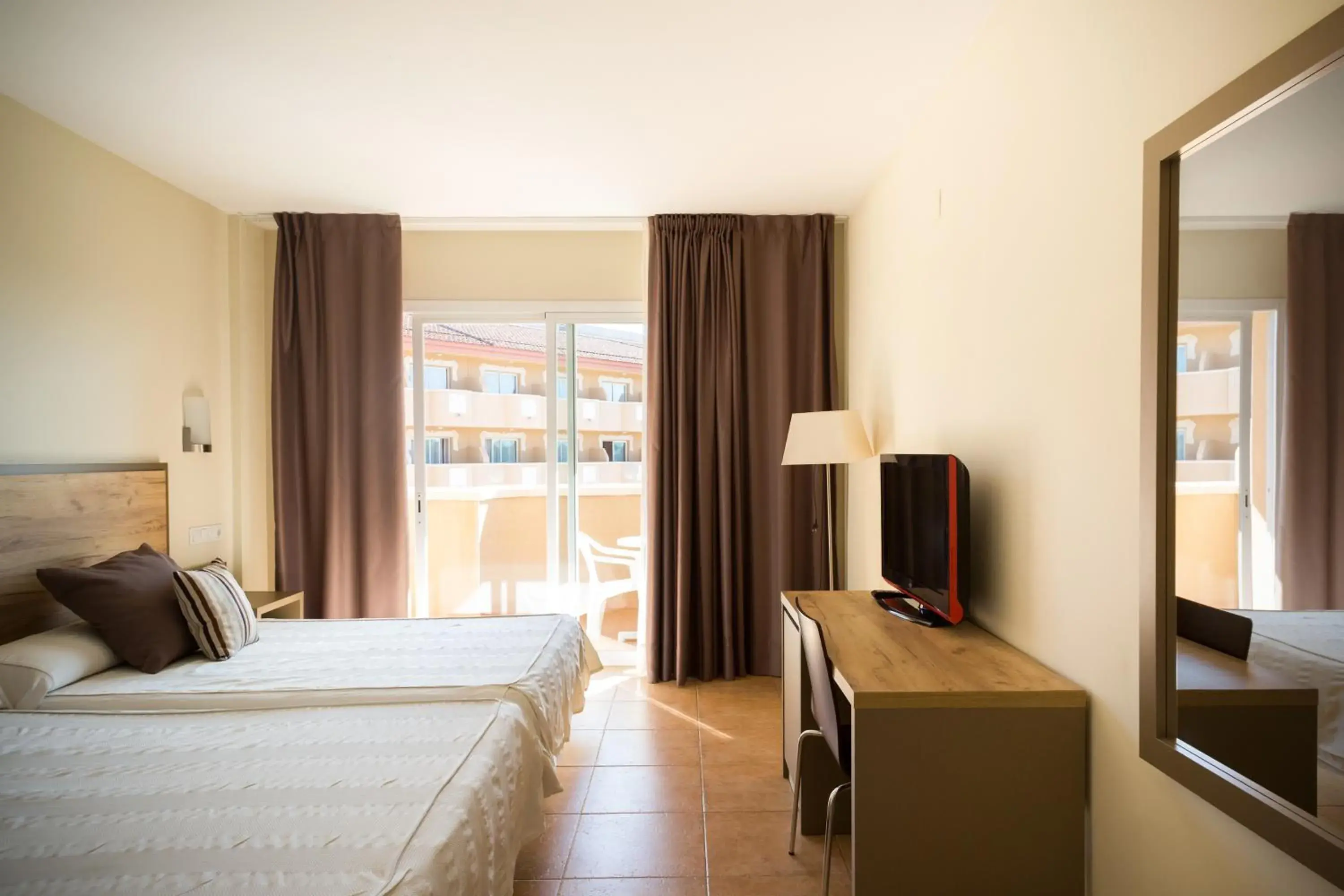 Photo of the whole room, Bed in Ohtels La Hacienda Photo of the whole room, Bed in Ohtels La Hacienda