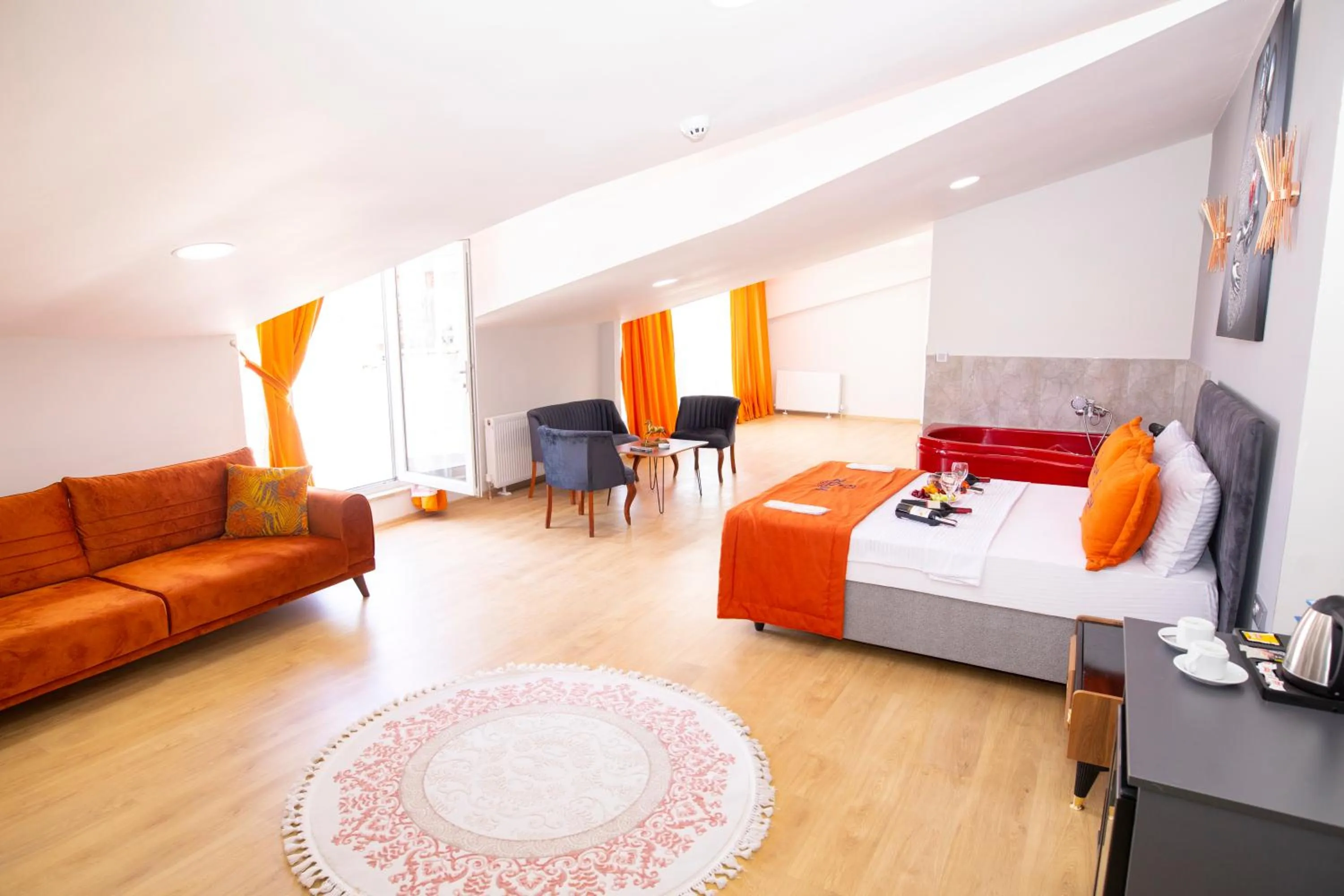 Living room, Bed in ZOOM HOTEL