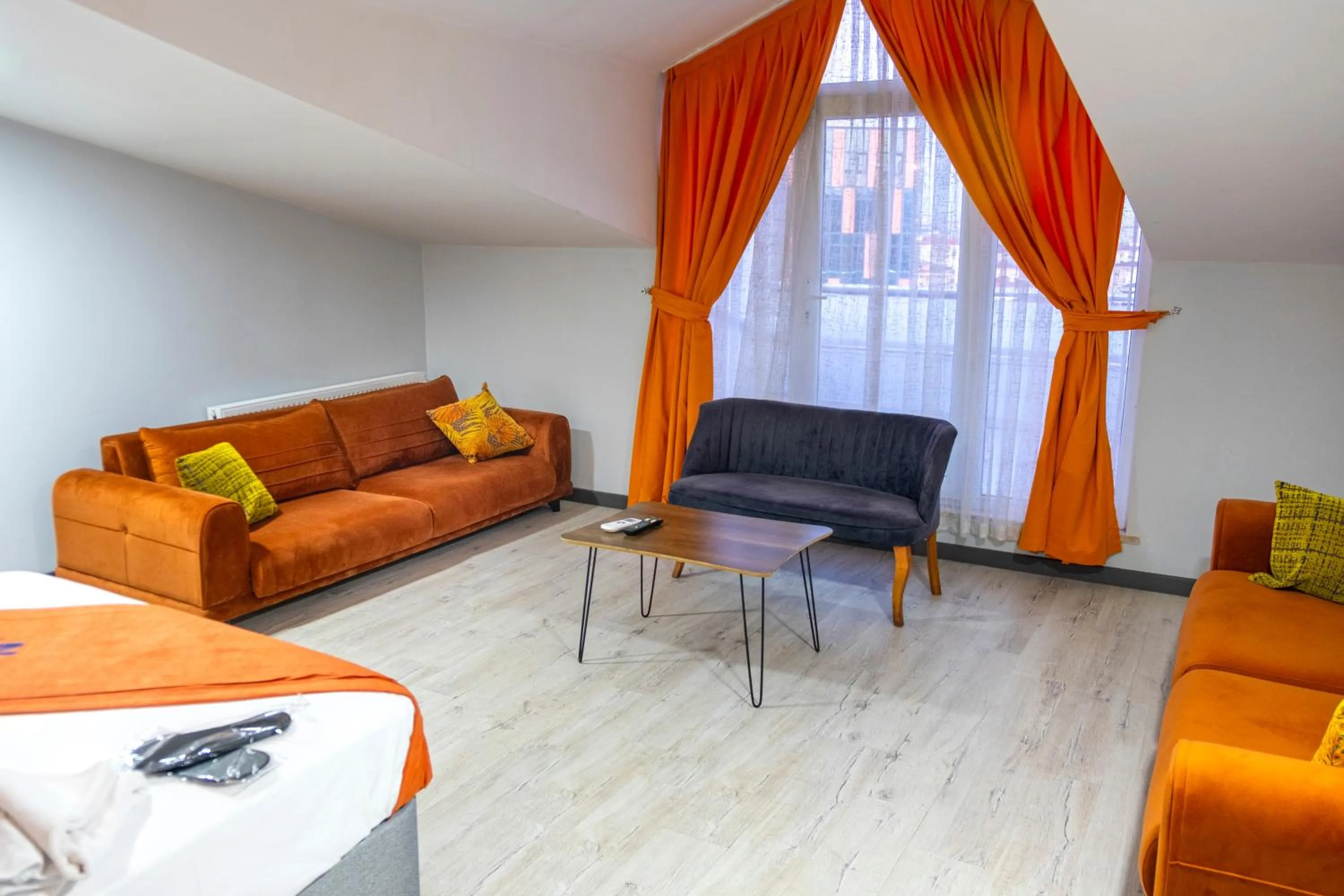 Living room in ZOOM HOTEL