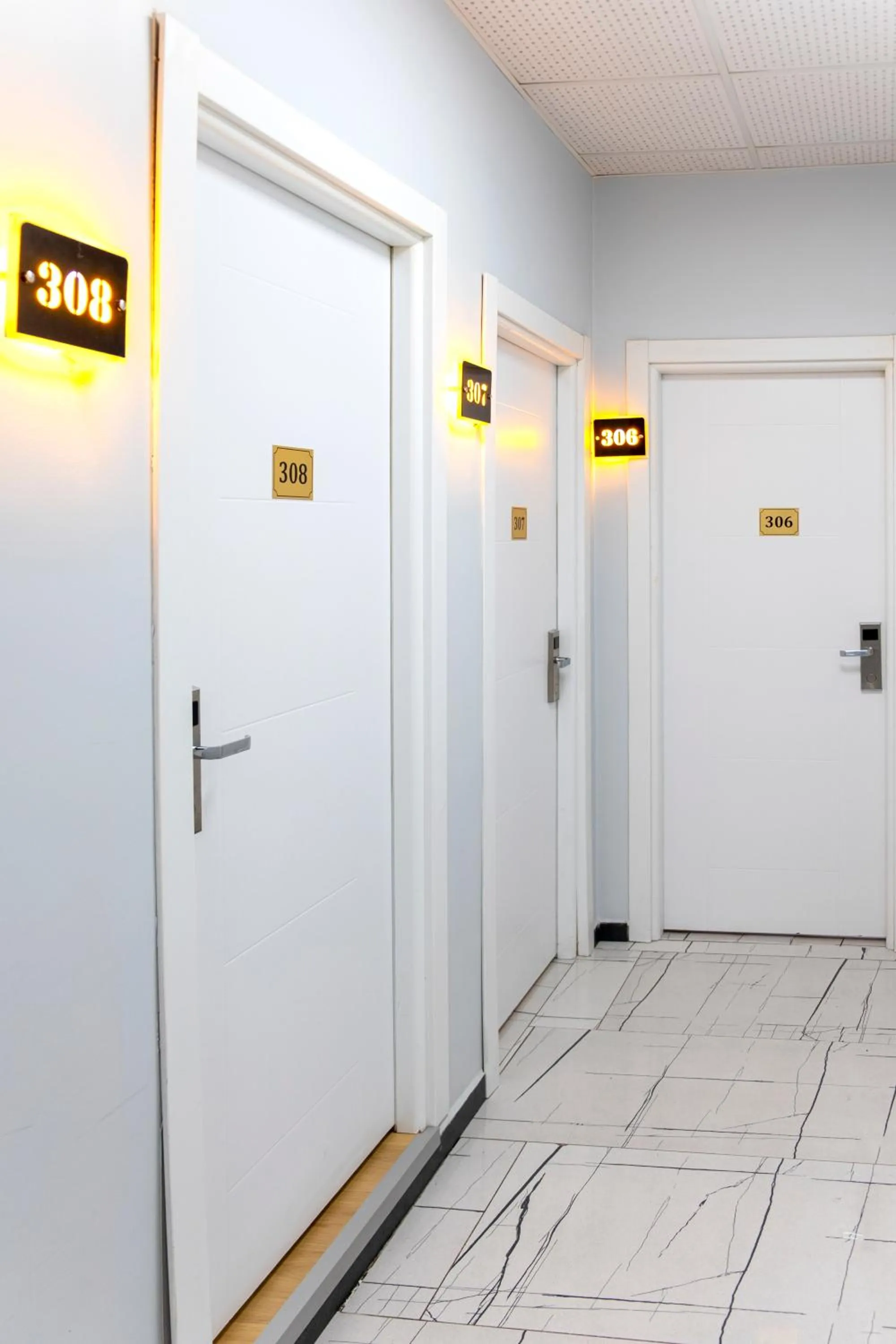 Property building in ZOOM HOTEL