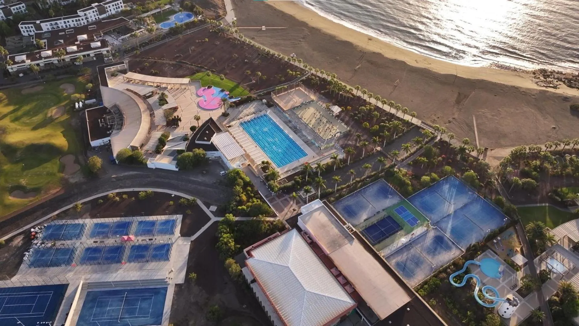 Area and facilities in Playitas Villas - Sports Resort