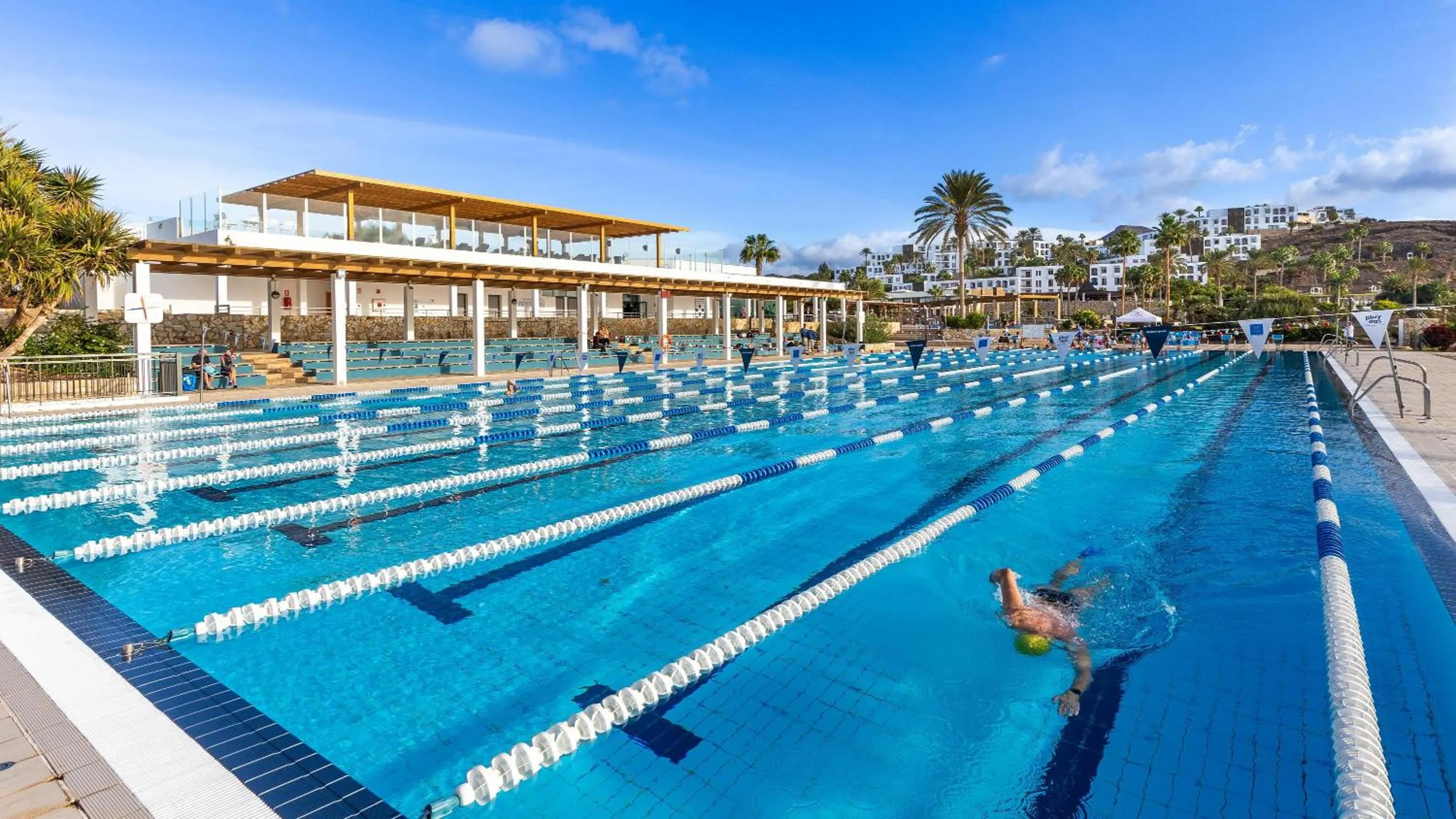Swimming pool in Playitas Villas - Sports Resort