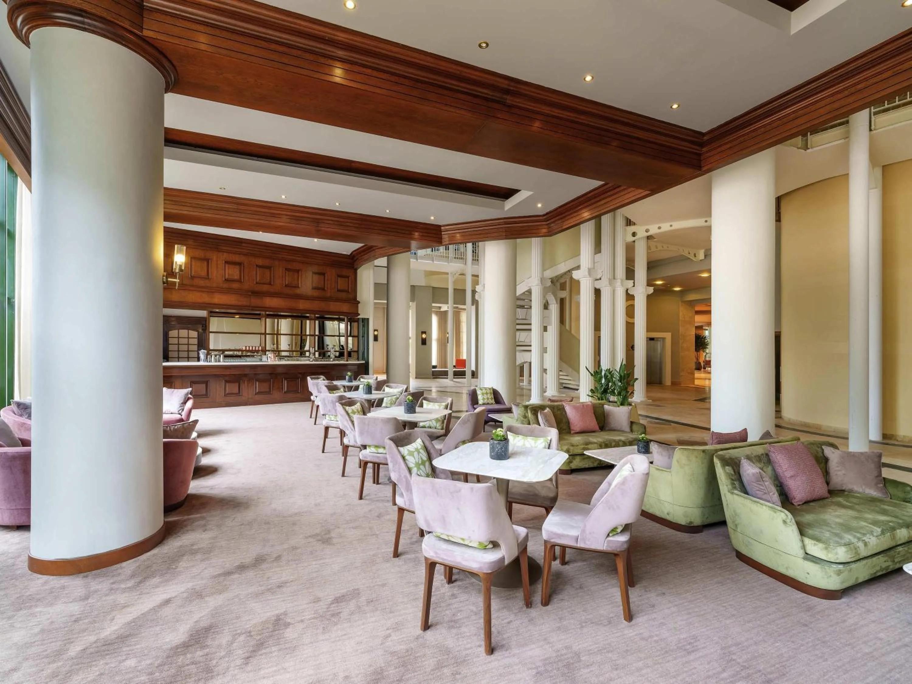 Lounge or bar in Rixos Park Belek - The Land Of Legends Access